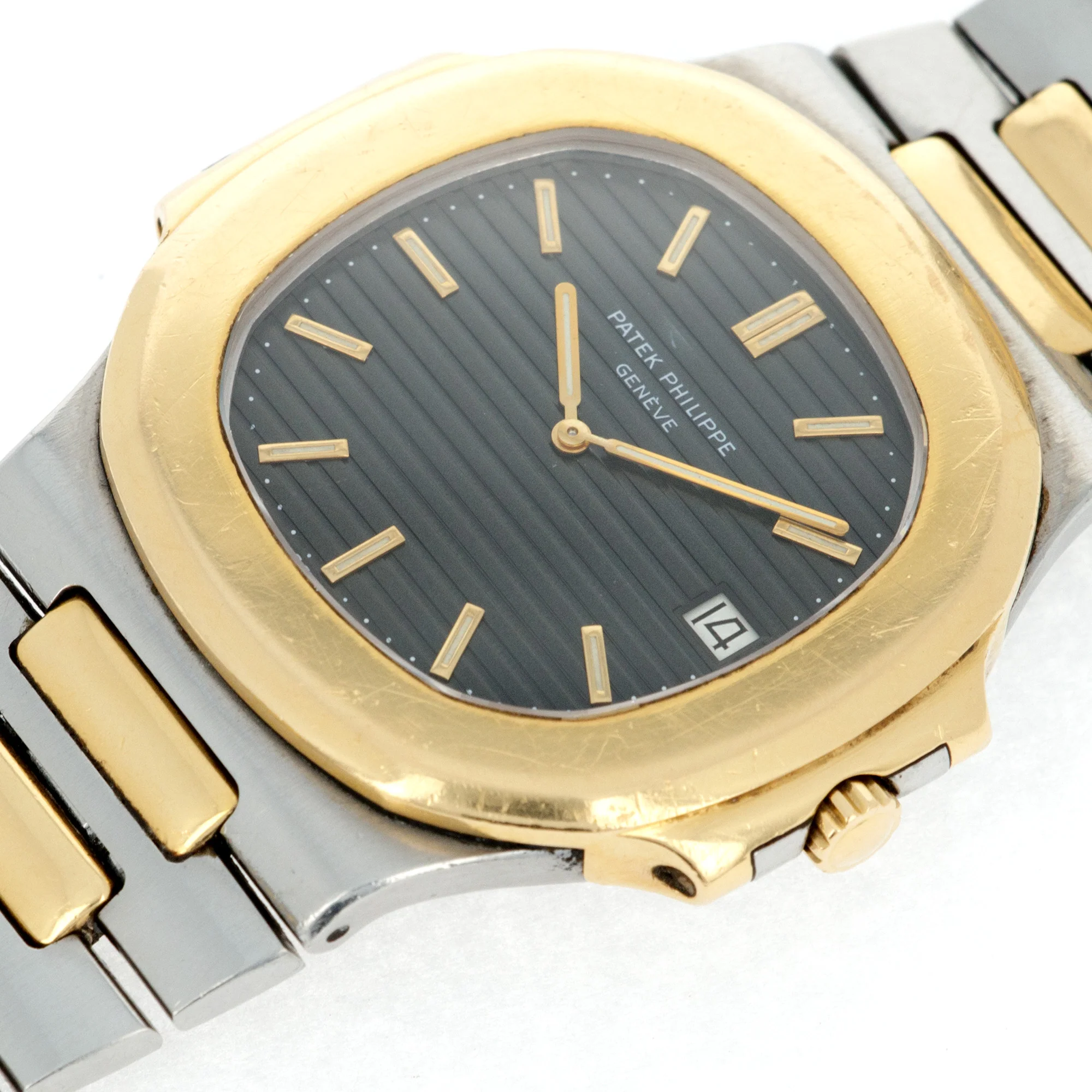 Patek Philippe Two-Tone Jumbo Nautilus Ref. 3700 - Image 4