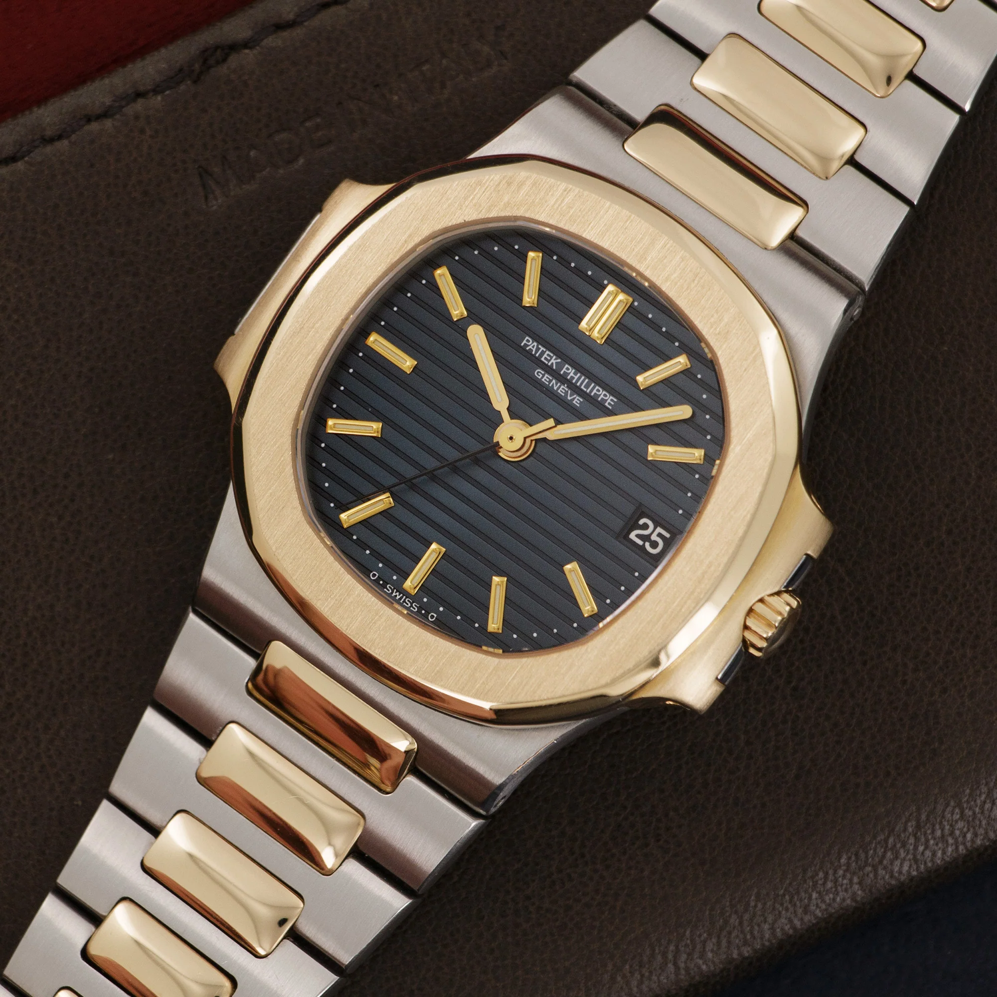 Patek Philippe Two-Tone Nautilus Ref. 3800 - Image 2