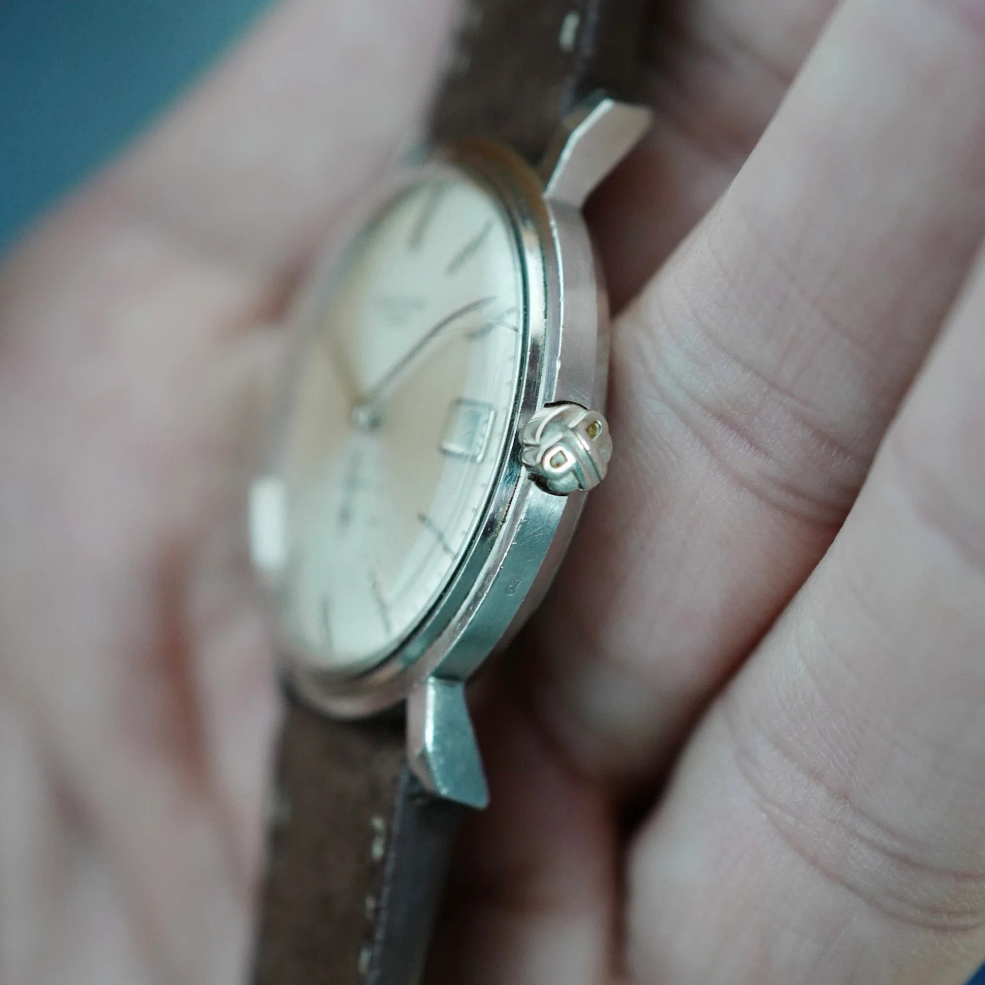 Patek Philippe White Gold Calatrava Ref. 3445 Retailed by Gubelin (New Arrival) - Image 4