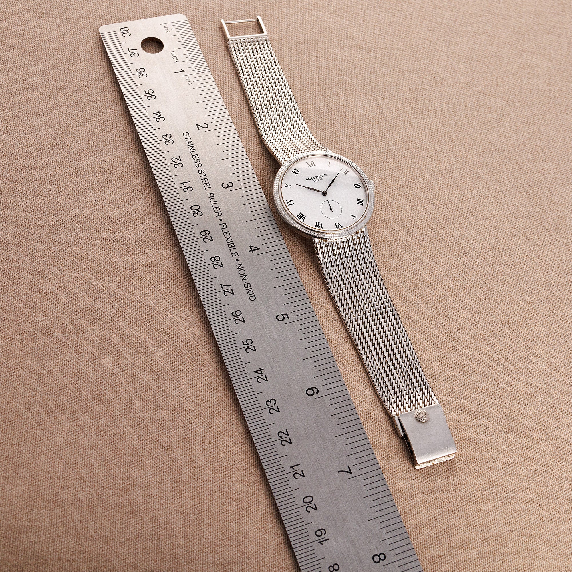 Patek Philippe White Gold Calatrava Ref. 3919 on Bracelet - Image 6