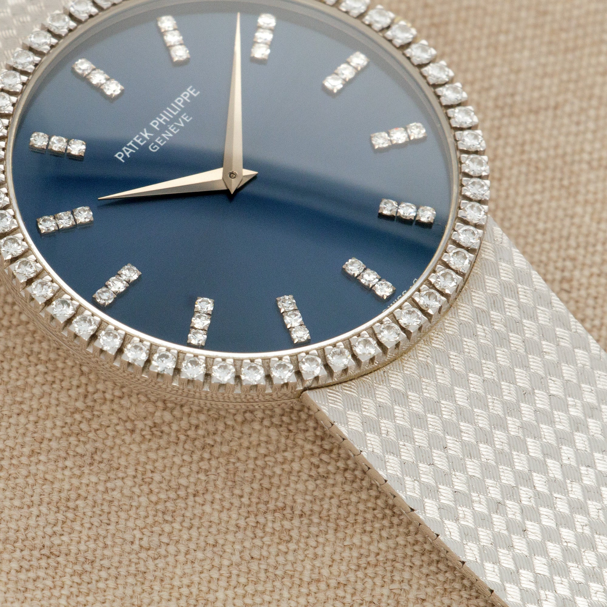 Patek Philippe White Gold Calatrava Watch Ref. 3759 with Original Diamond Bezel and Dial - Image 3
