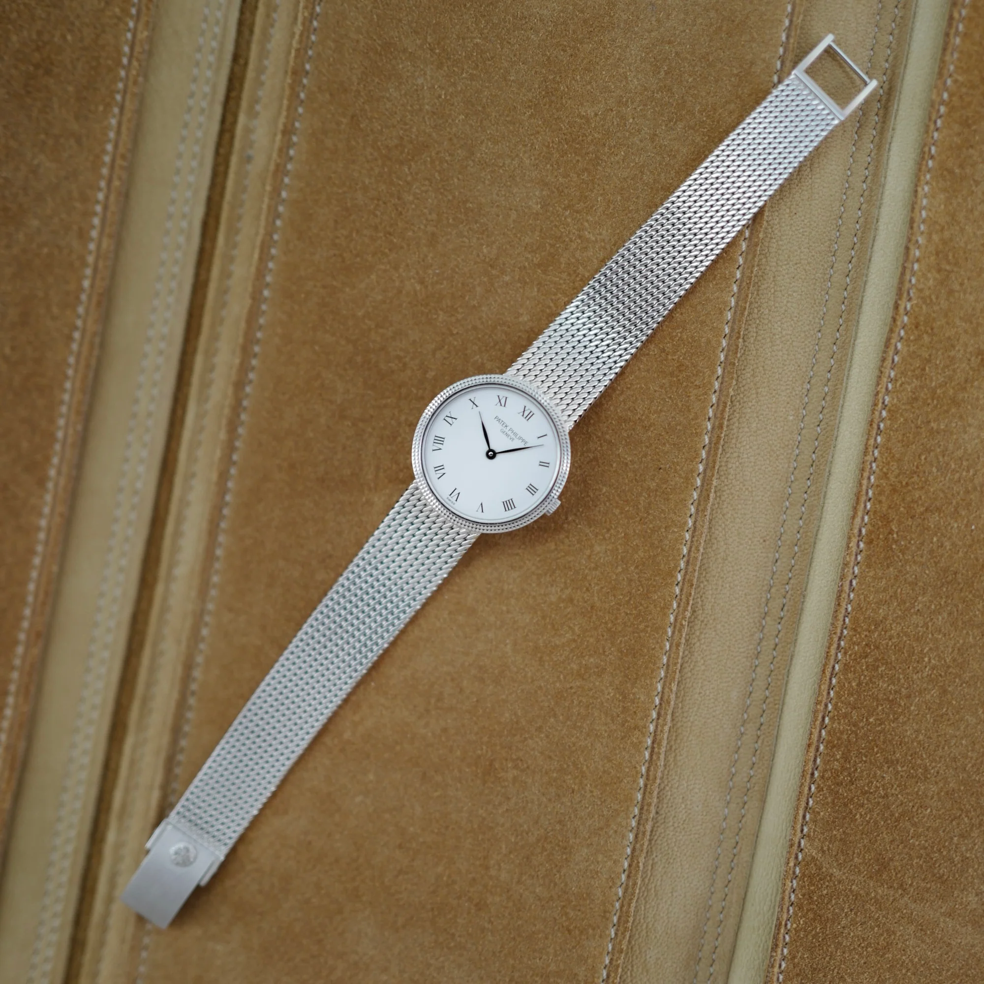 Patek Philippe White Gold Calatrava Watch Ref. 4189 (New Arrival) - Image 3