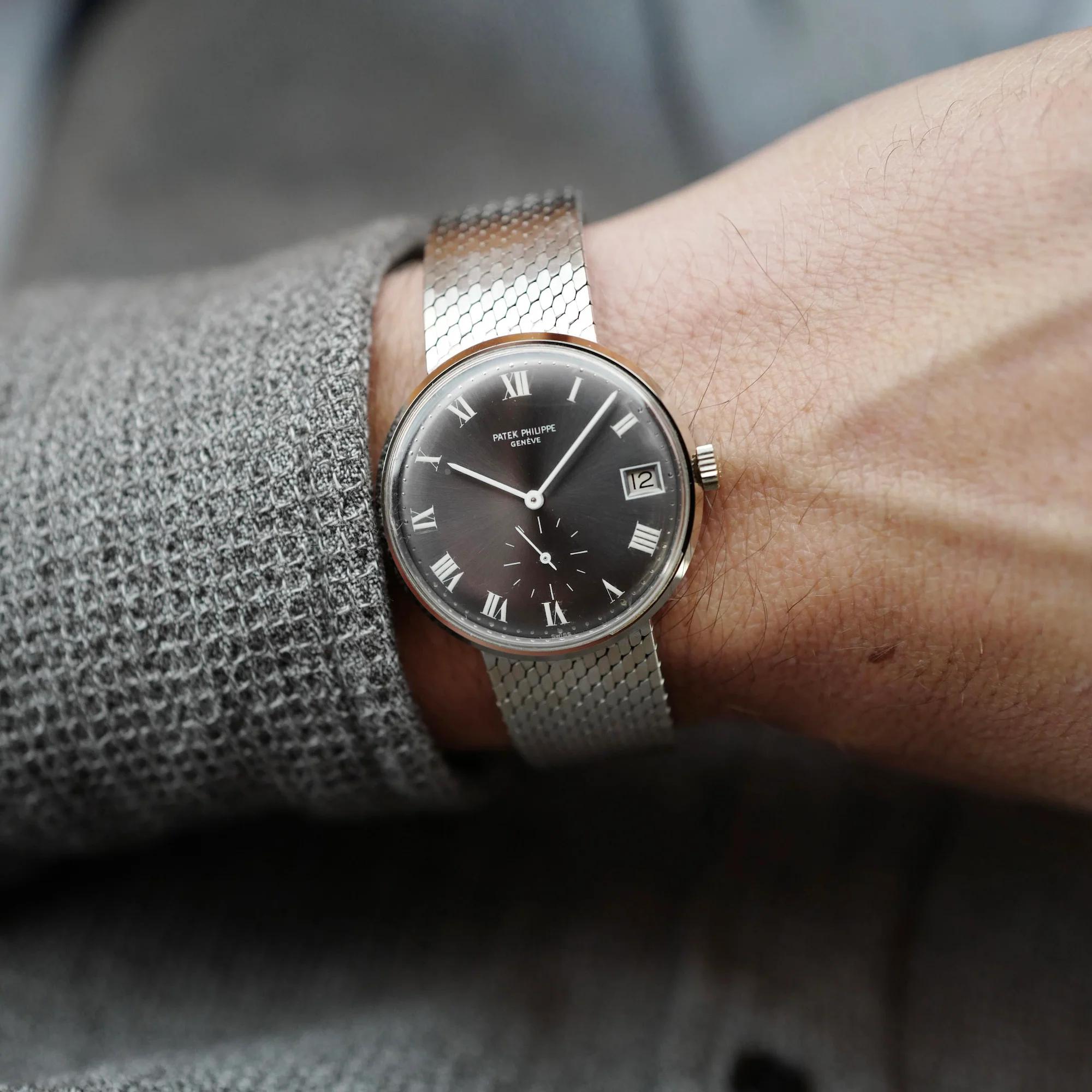 Patek Philippe White Gold Calatrava Watch with Unusual Grey Dial Watch Ref. 3514 - Image 3