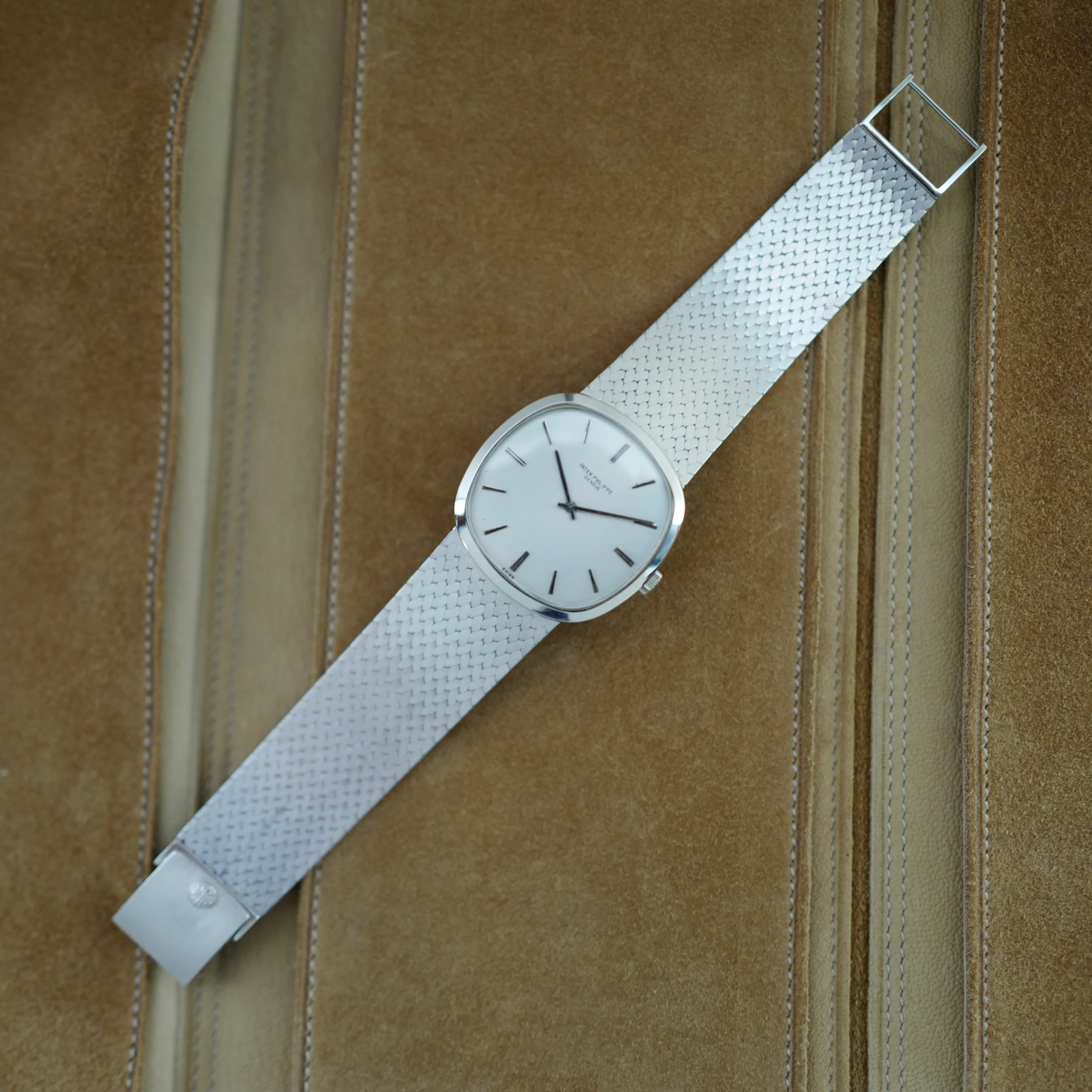 Patek Philippe White Gold Ellipse Ref. 3544 with JPE Bracelet - Image 4