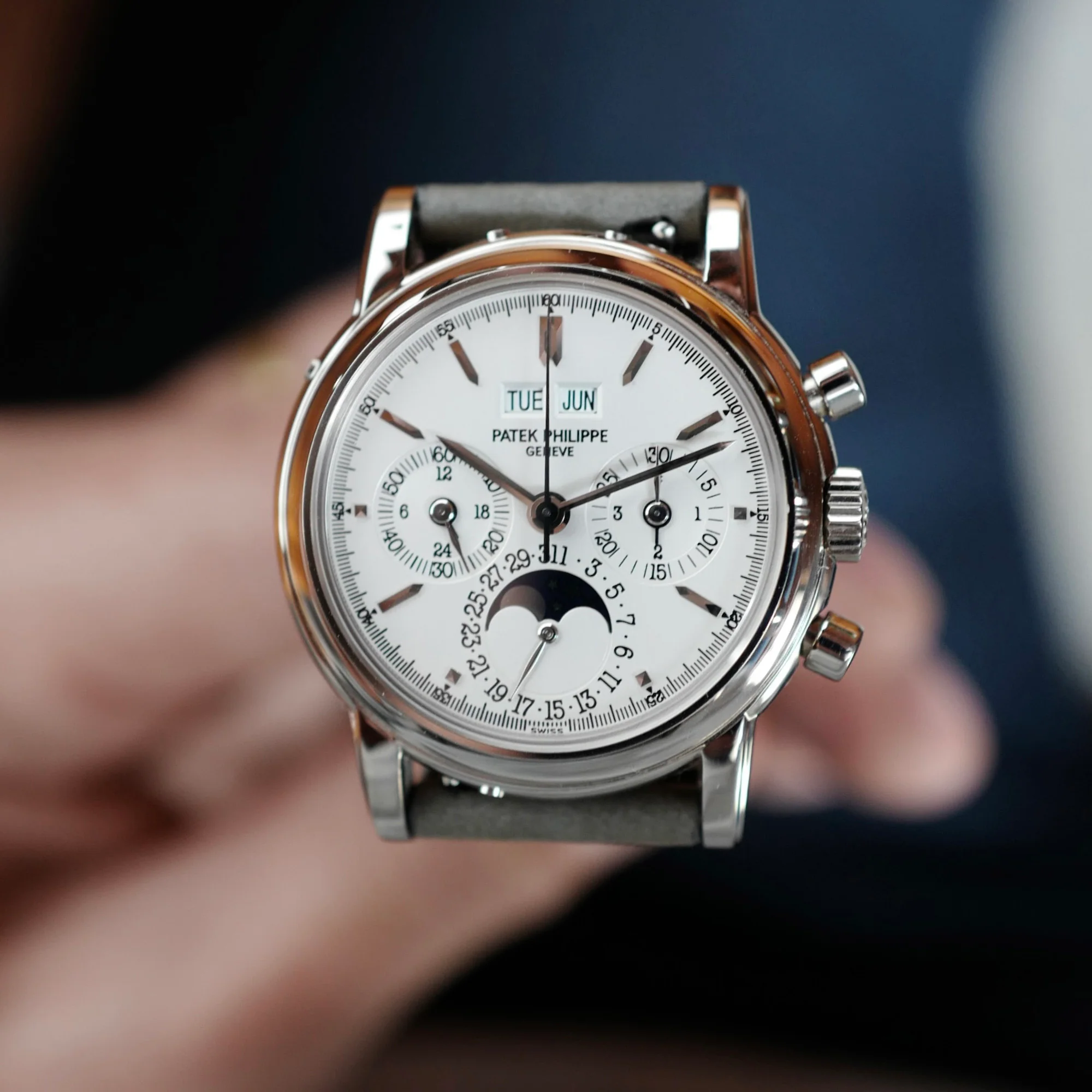 Patek Philippe White Gold Perpetual Calendar Chronograph Ref. 3970 - Image 7