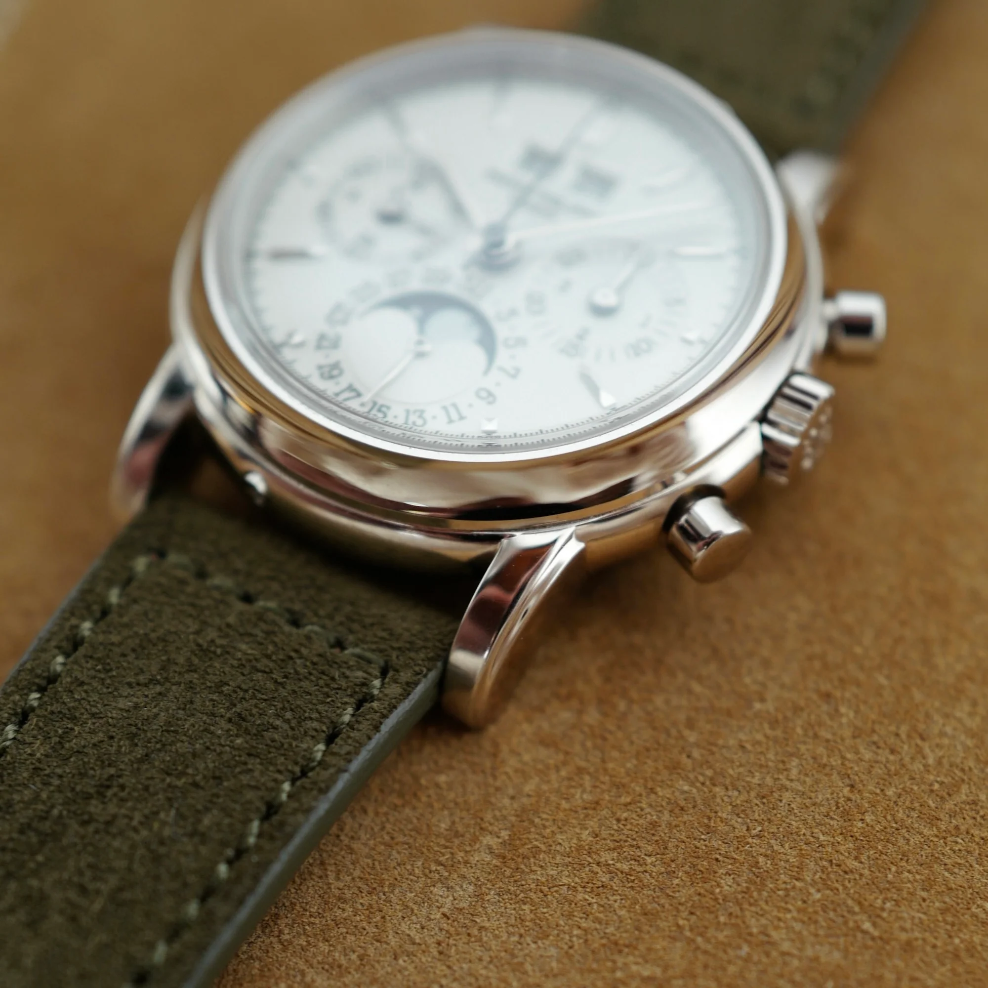 Patek Philippe White Gold Perpetual Calendar Chronograph Ref. 3970 (New Arrival) - Image 5