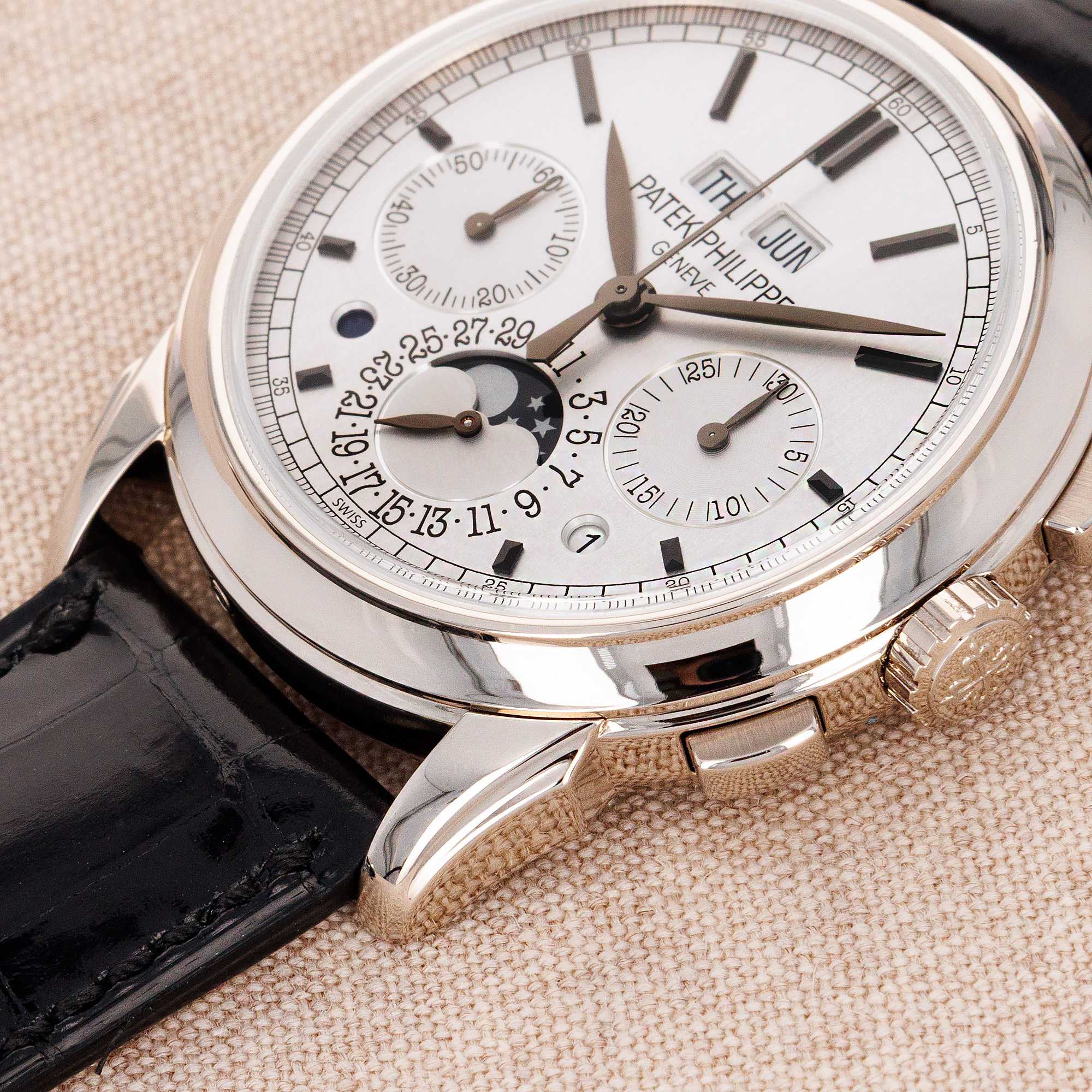 Patek Philippe White Gold Perpetual Calendar Chronograph Ref. 5270G - Image 3