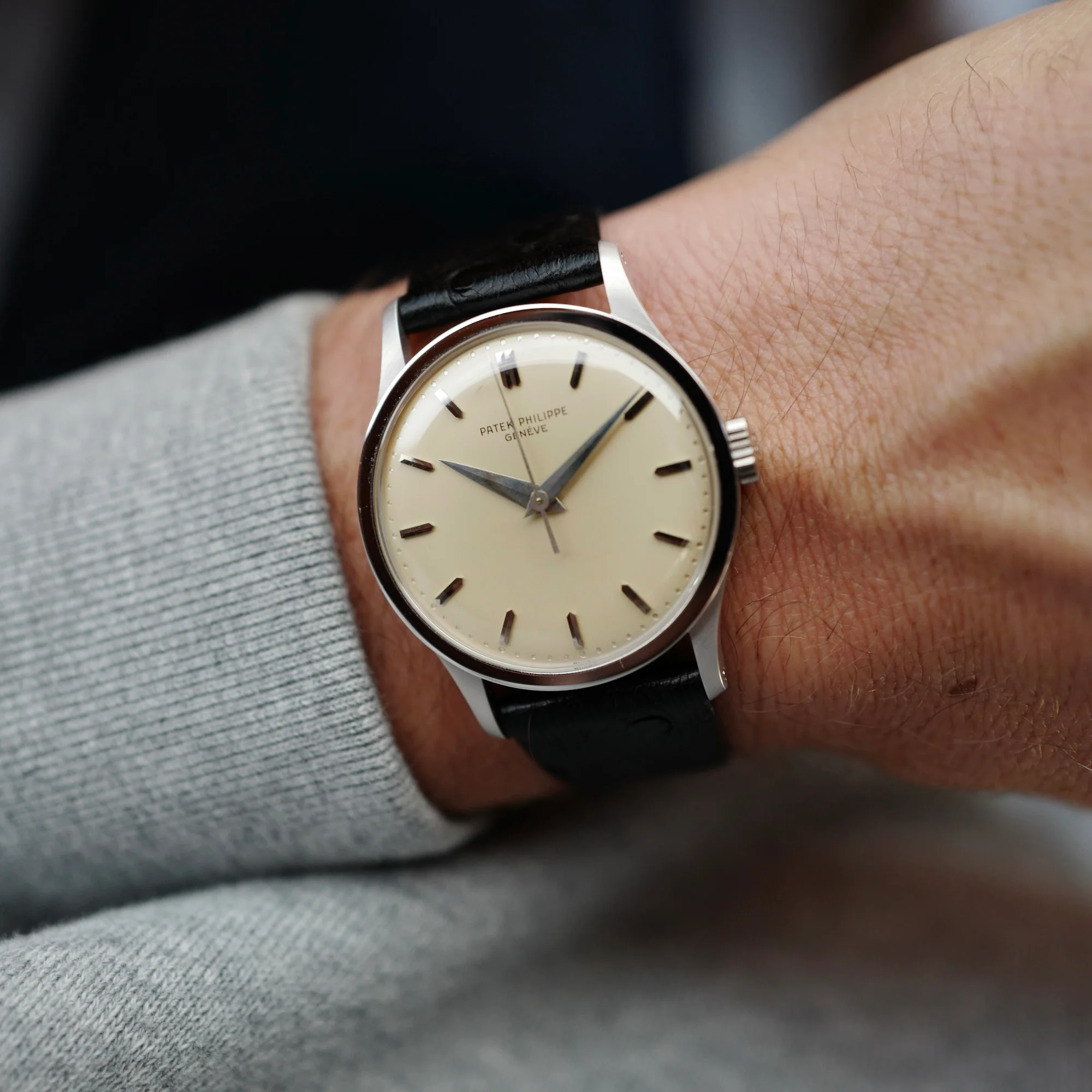 Patek Philippe White Gold Ref. 570 - Image 3