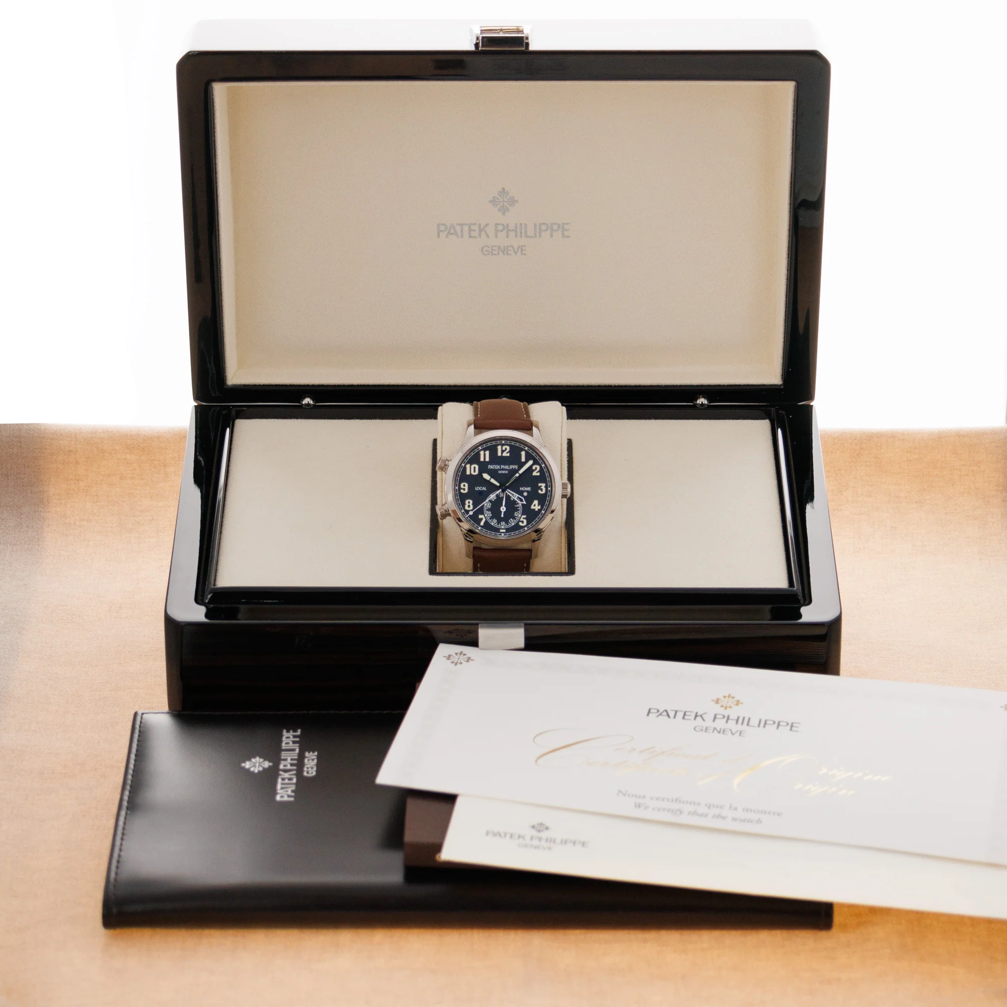Patek Philippe White Gold Travel Time Ref. 5524G - Image 5