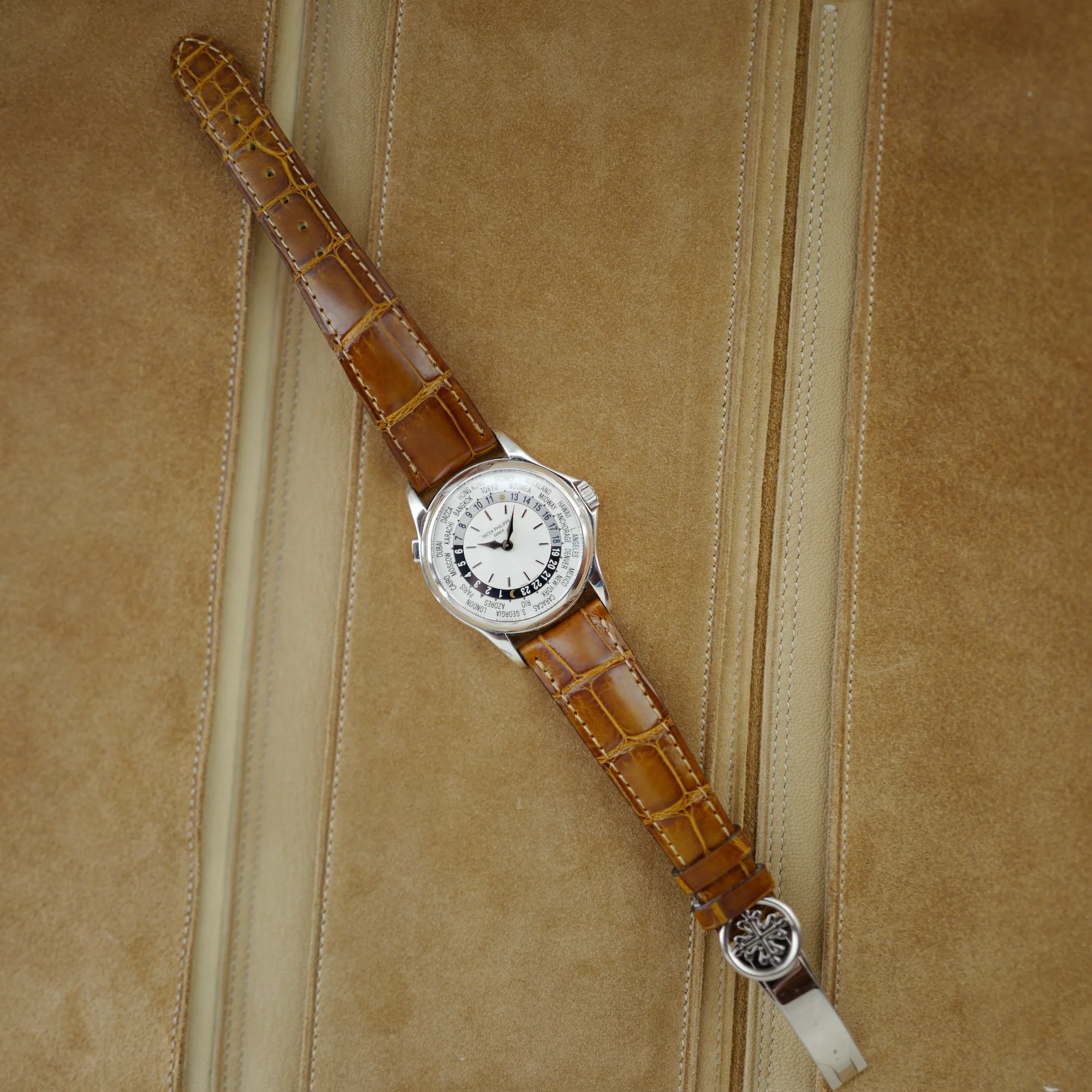 Patek Philippe White Gold World Time Ref. 5110 - Image 4
