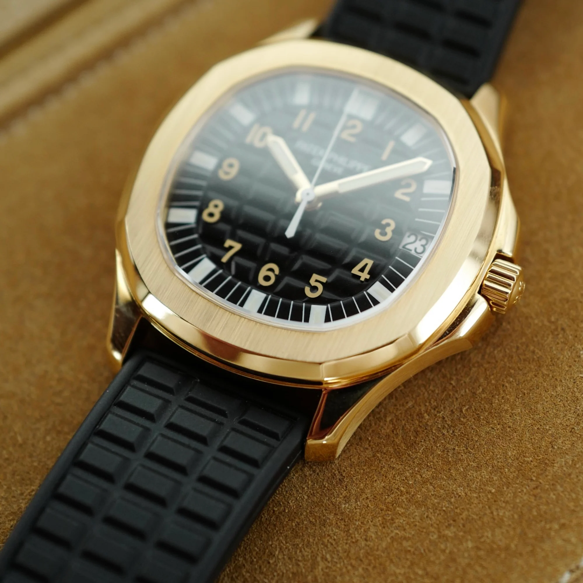 Patek Philippe Yellow Gold Aquanaut Ref. 5065 - Image 5