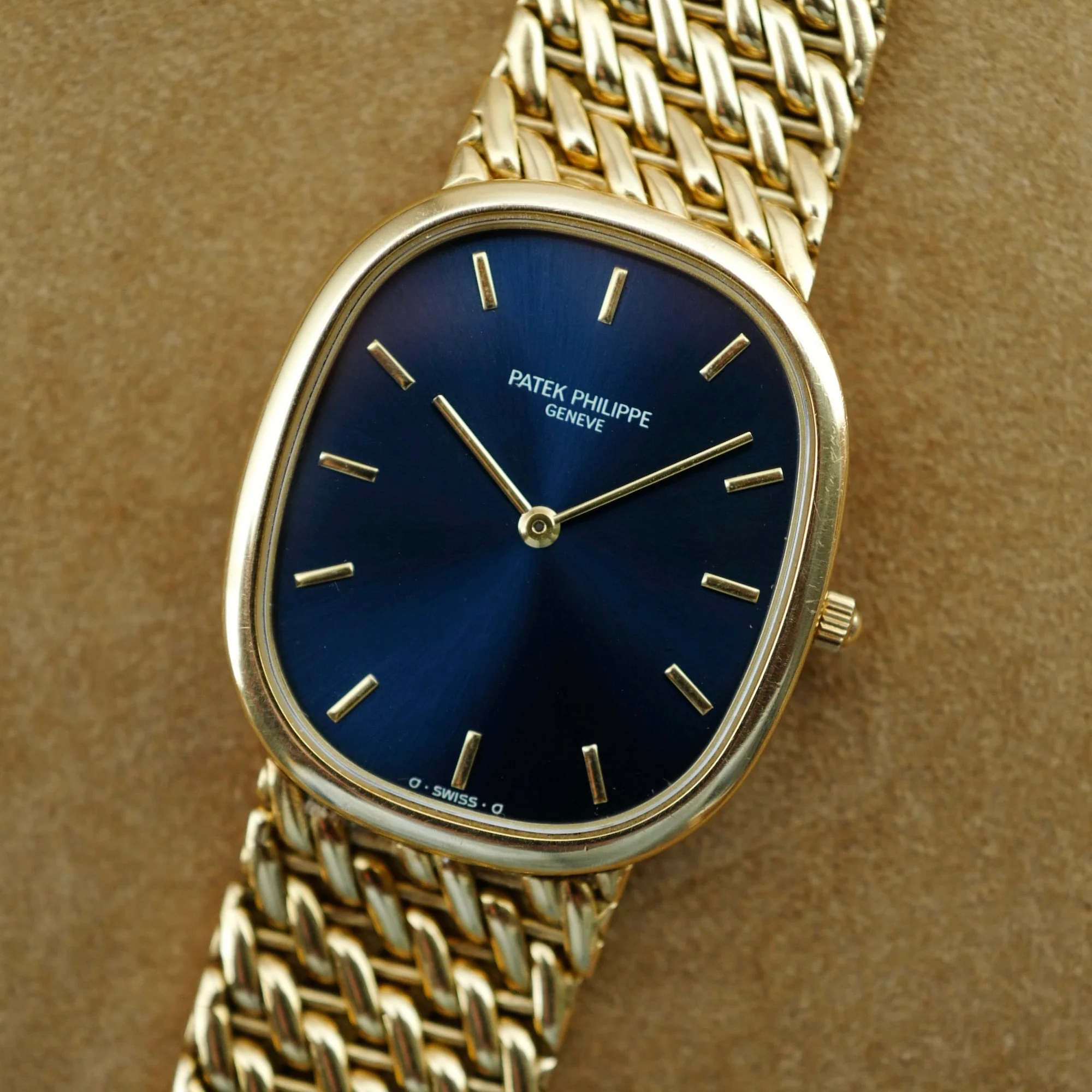 Patek Philippe Yellow Gold Automatic Ellipse Ref. 3738 - Image 3