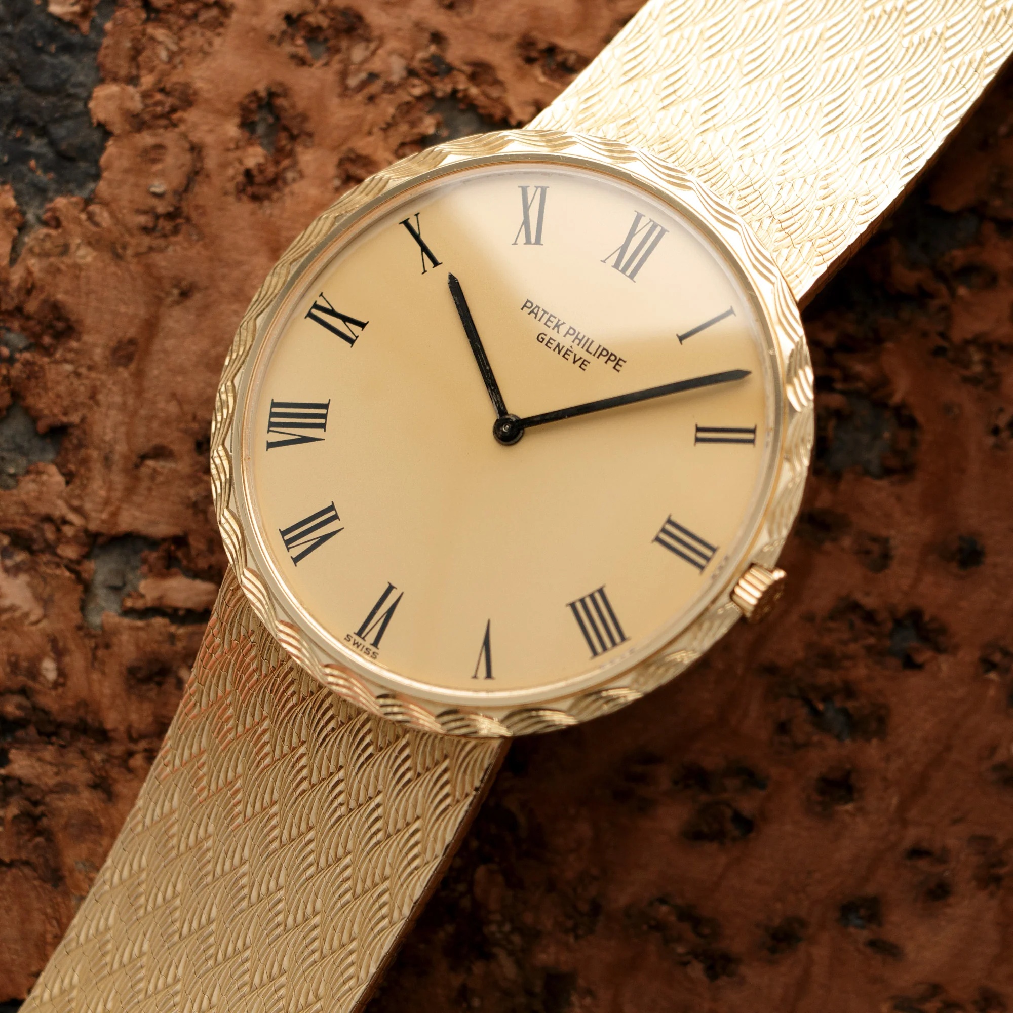 Patek Philippe Yellow Gold Bracelet Watch Ref. 3588 - Image 2