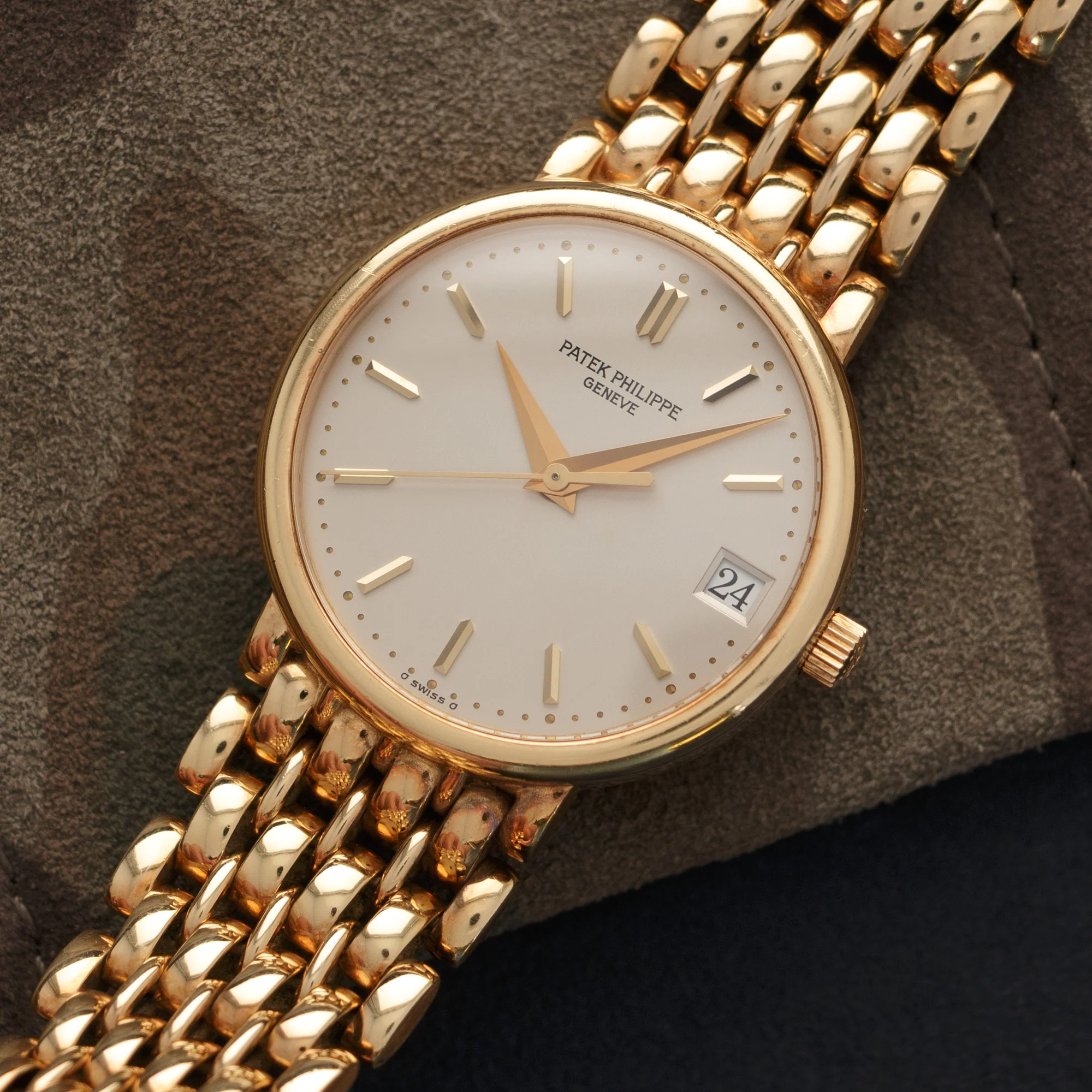 Patek Philippe Yellow Gold Calatrava Automatic Watch Ref. 3998 - Image 2