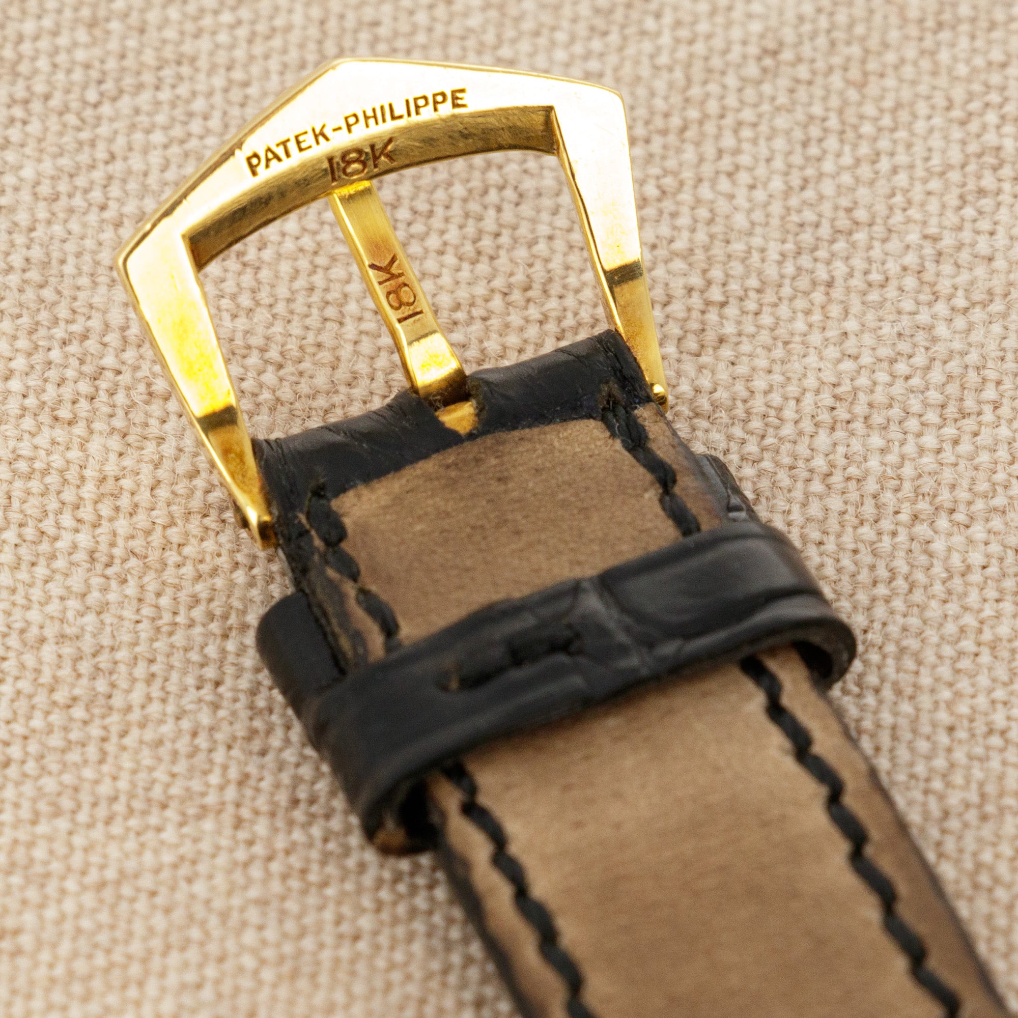 Patek Philippe Yellow Gold Calatrava Ref. 2451, Retailed by Gubelin - Image 9