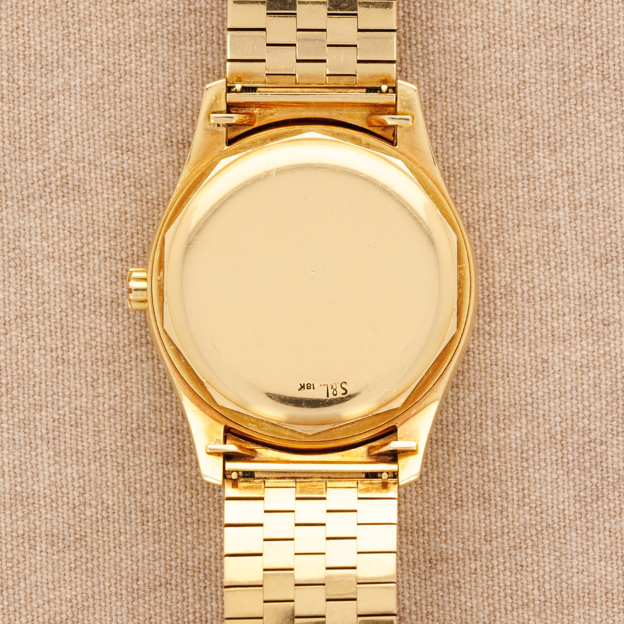 Patek Philippe Yellow Gold Calatrava, Ref. 2526 Retailed by Serpico Y Laino - Image 5