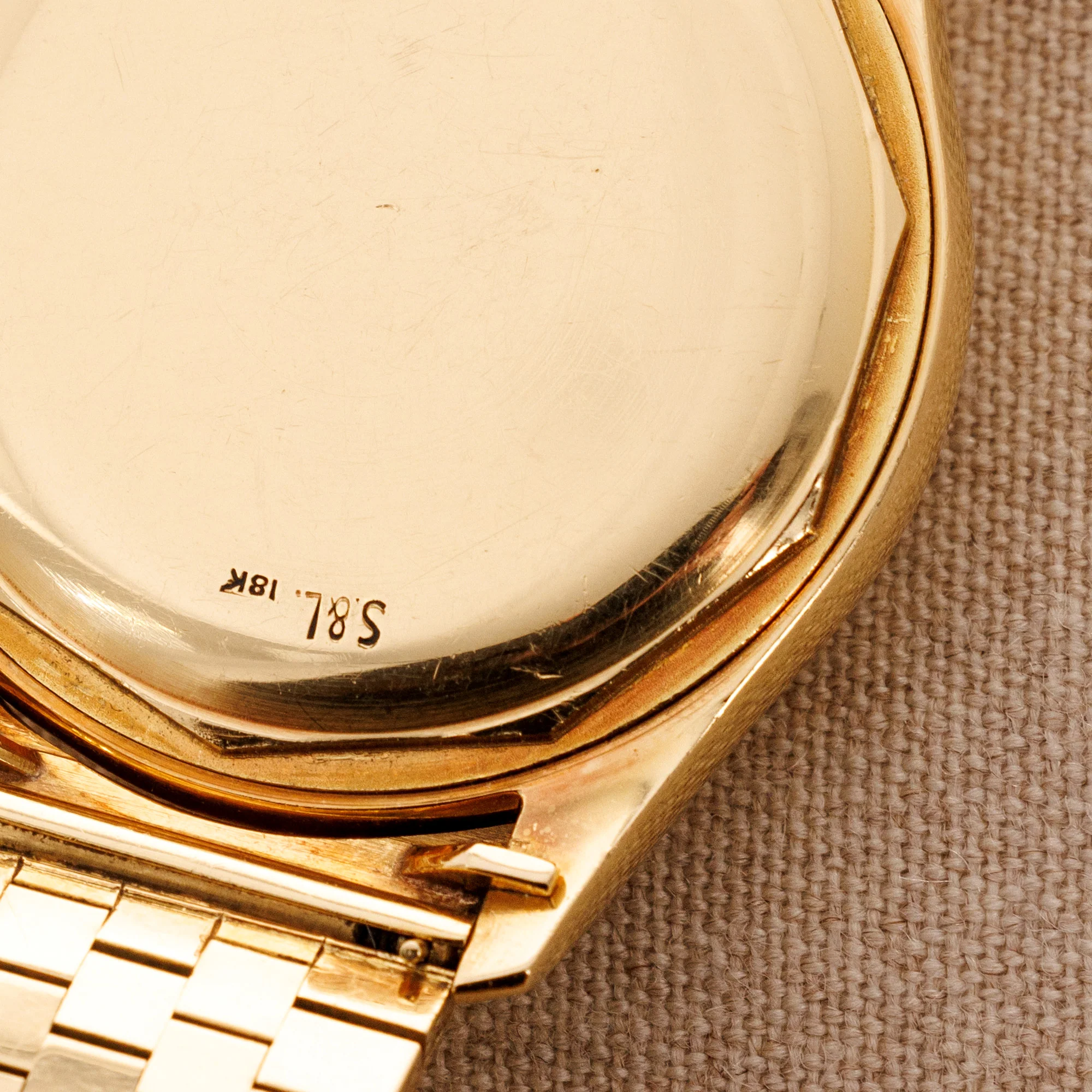 Patek Philippe Yellow Gold Calatrava, Ref. 2526 Retailed by Serpico Y Laino - Image 6