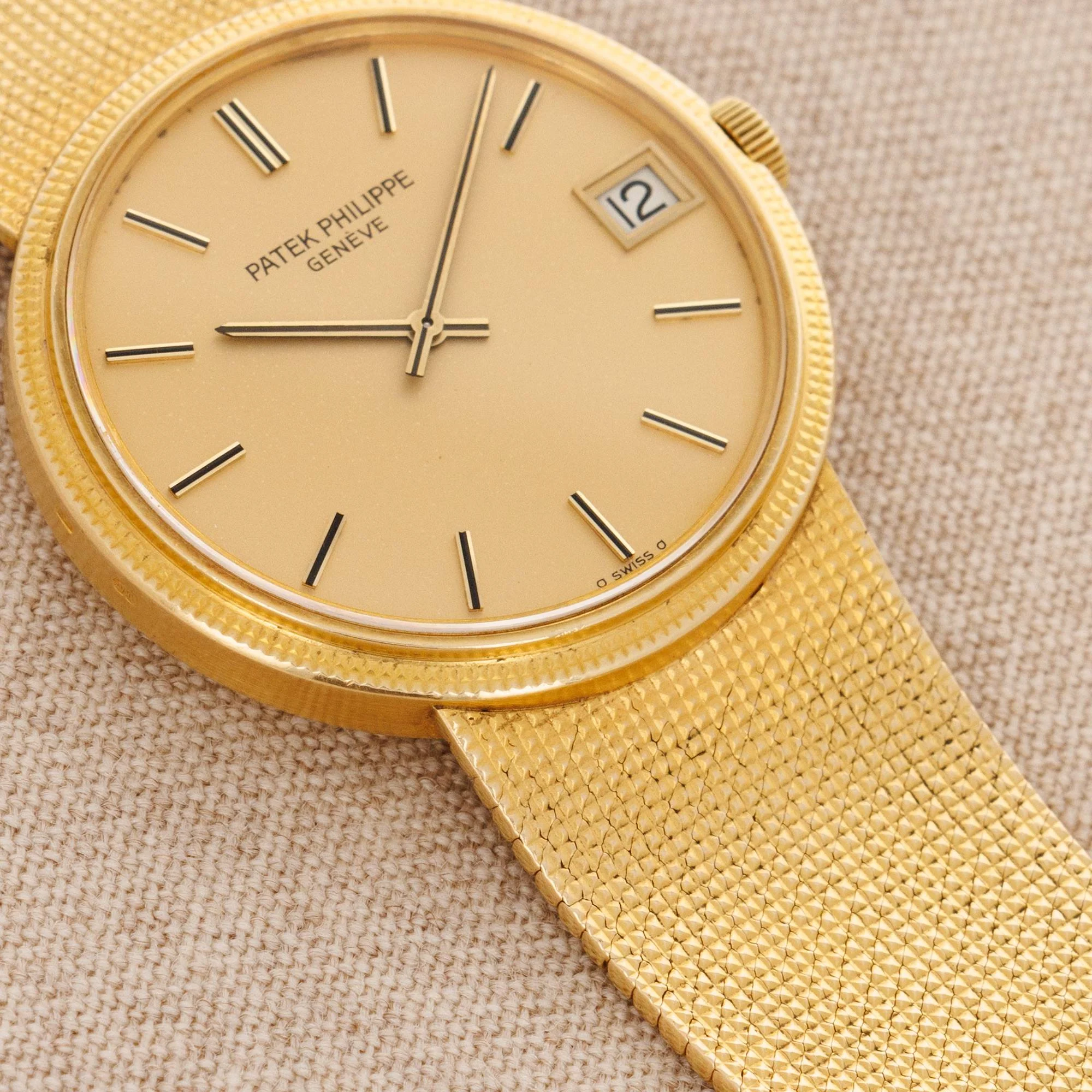Patek Philippe Yellow Gold Automatic Calatrava Ref. 3601 - Image 4