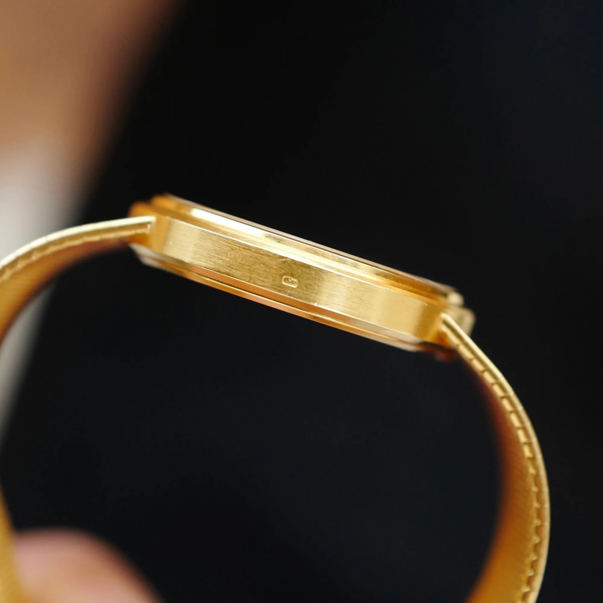 Patek Philippe Yellow Gold Calatrava Ref. 3601 with Blue Dial (New Arrival) - Image 3