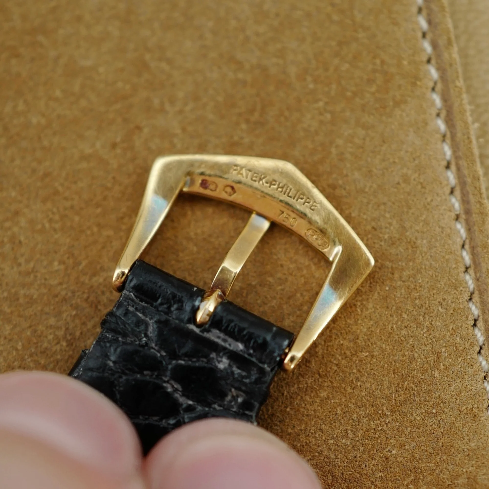 Patek Philippe Yellow Gold Calatrava Ref. 5035 with Original Box and Papers - Image 6