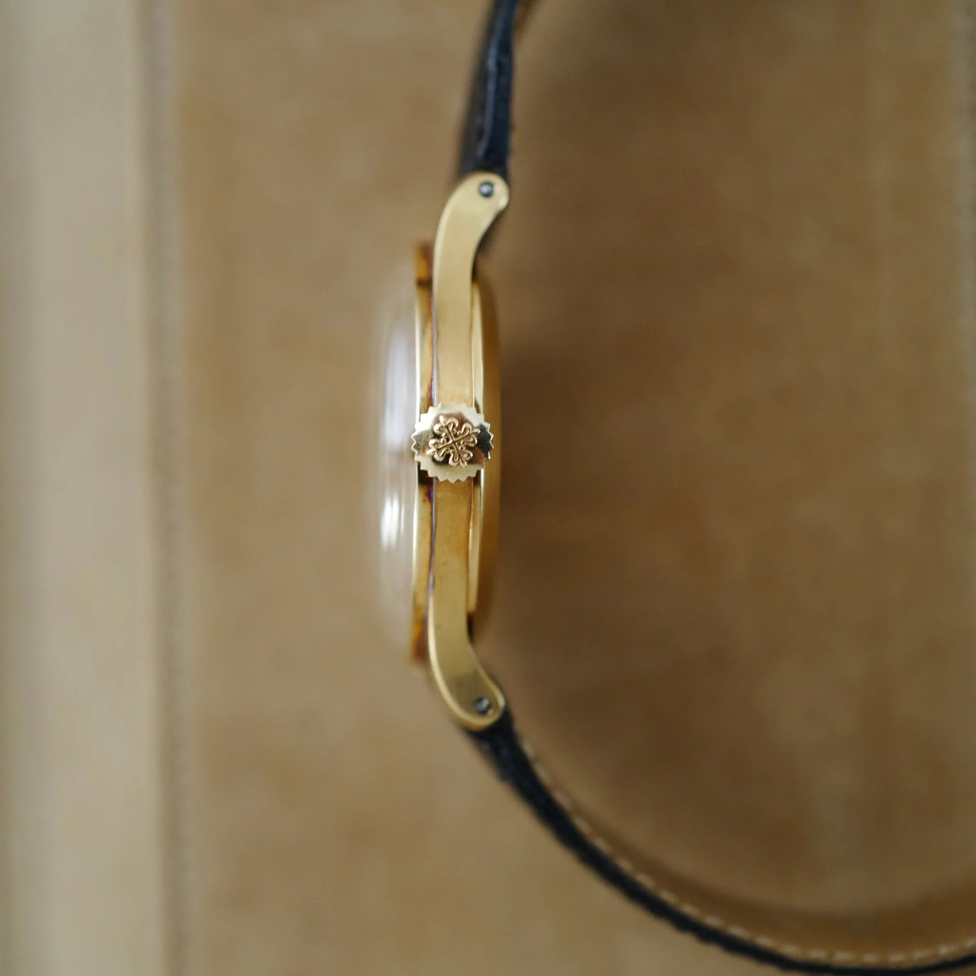 Patek Philippe Yellow Gold Calatrava Ref. 570 (New Arrival) - Image 4