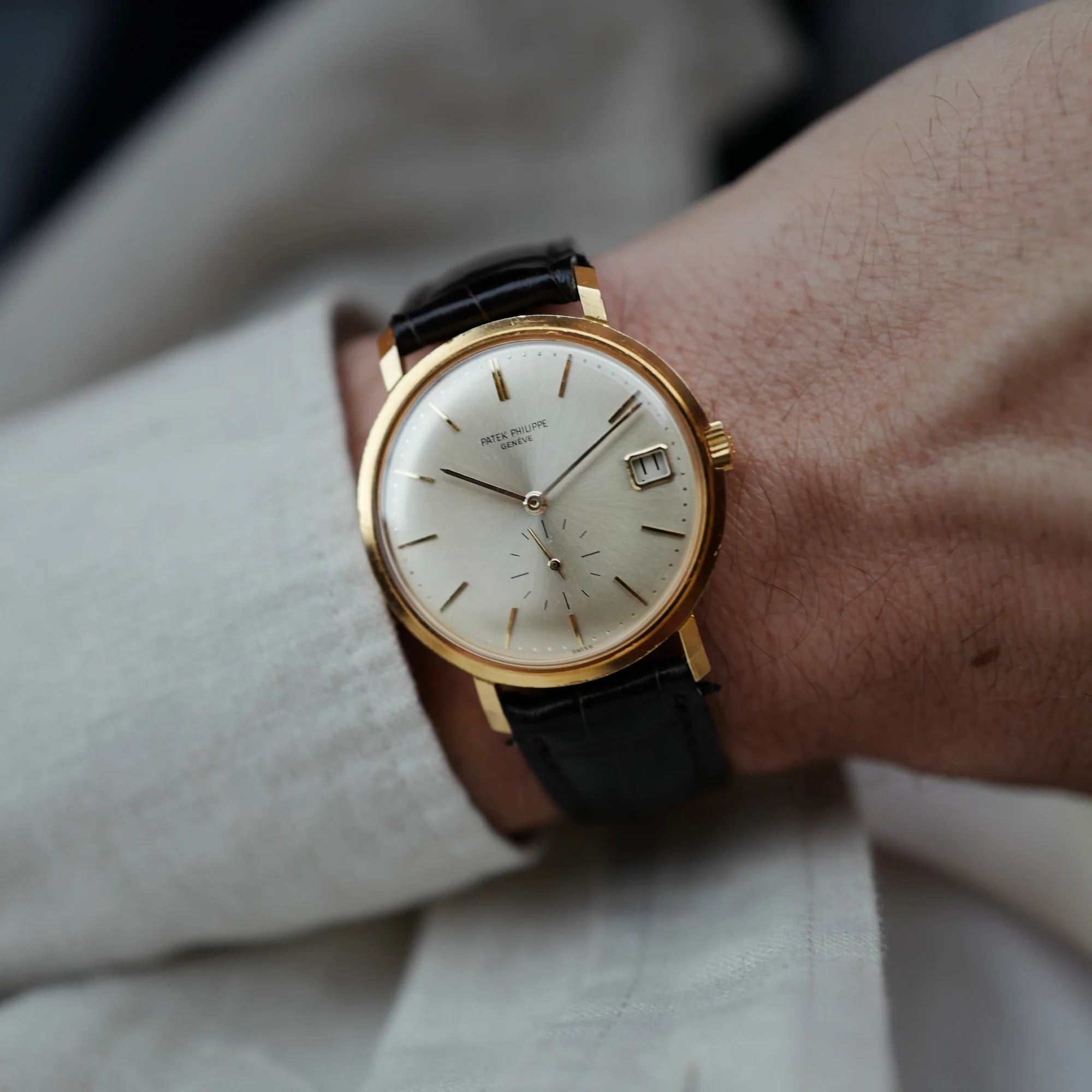 Patek Philippe Yellow Gold Calatrava Watch Ref. 3445 with Original Papers - Image 4