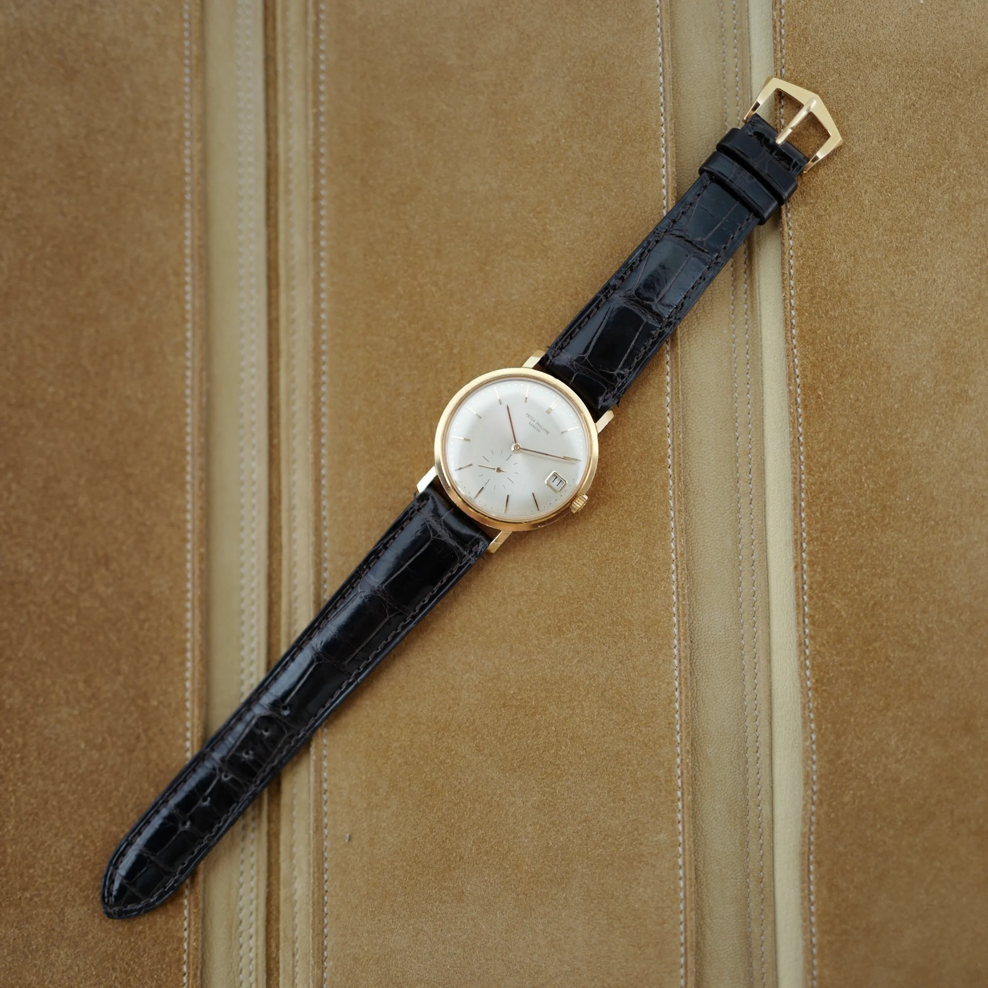 Patek Philippe Yellow Gold Calatrava Watch Ref. 3445 with Original Papers - Image 9