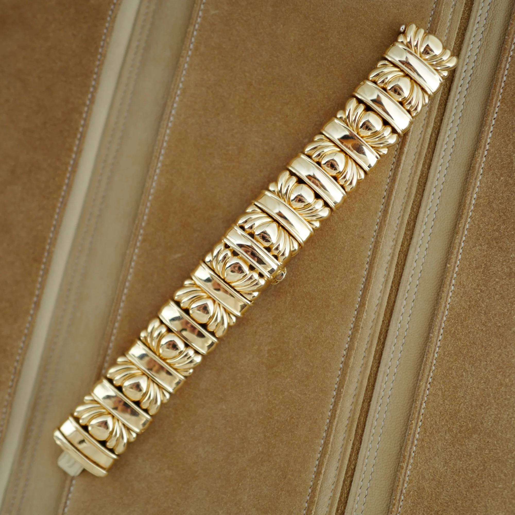 Patek Philippe Yellow Gold Cover Watch Ref. 4955 - Image 4