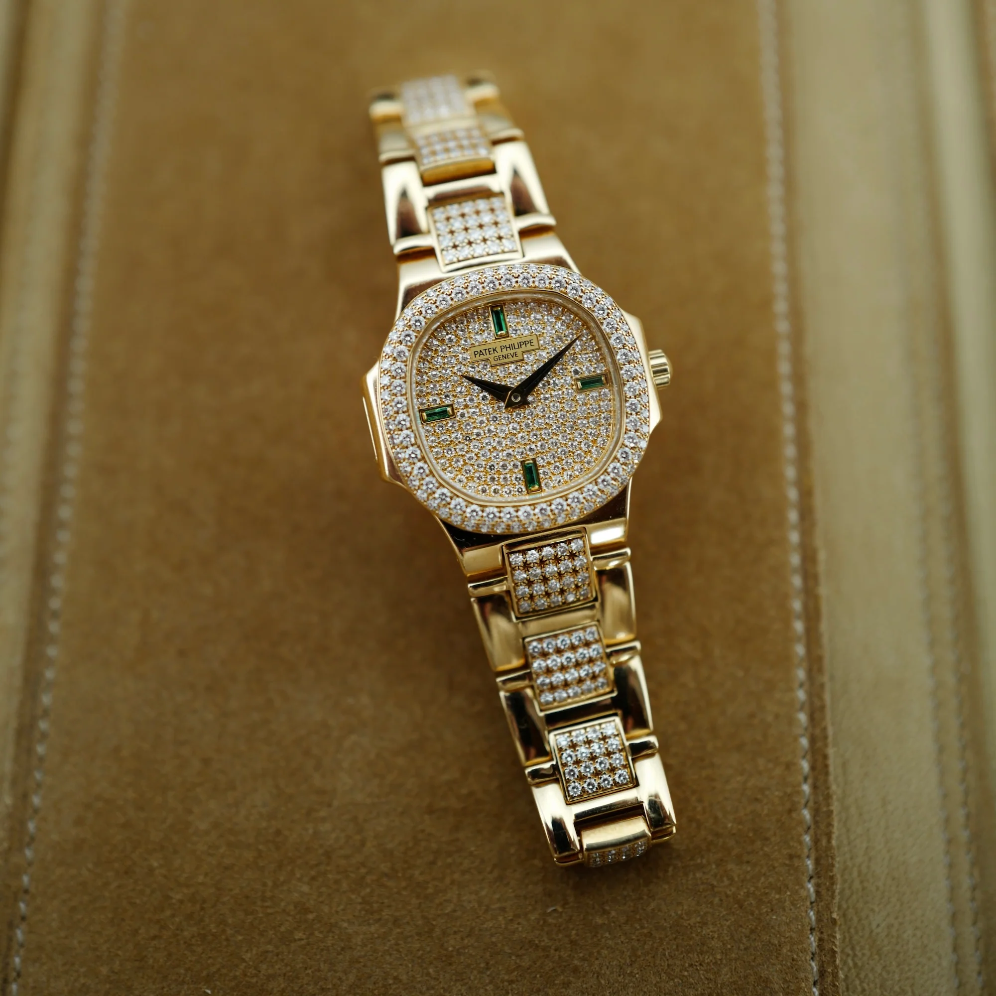 Patek Philippe Yellow Gold Diamond Nautilus Ref. 4700 with Emerald Markers - Image 4