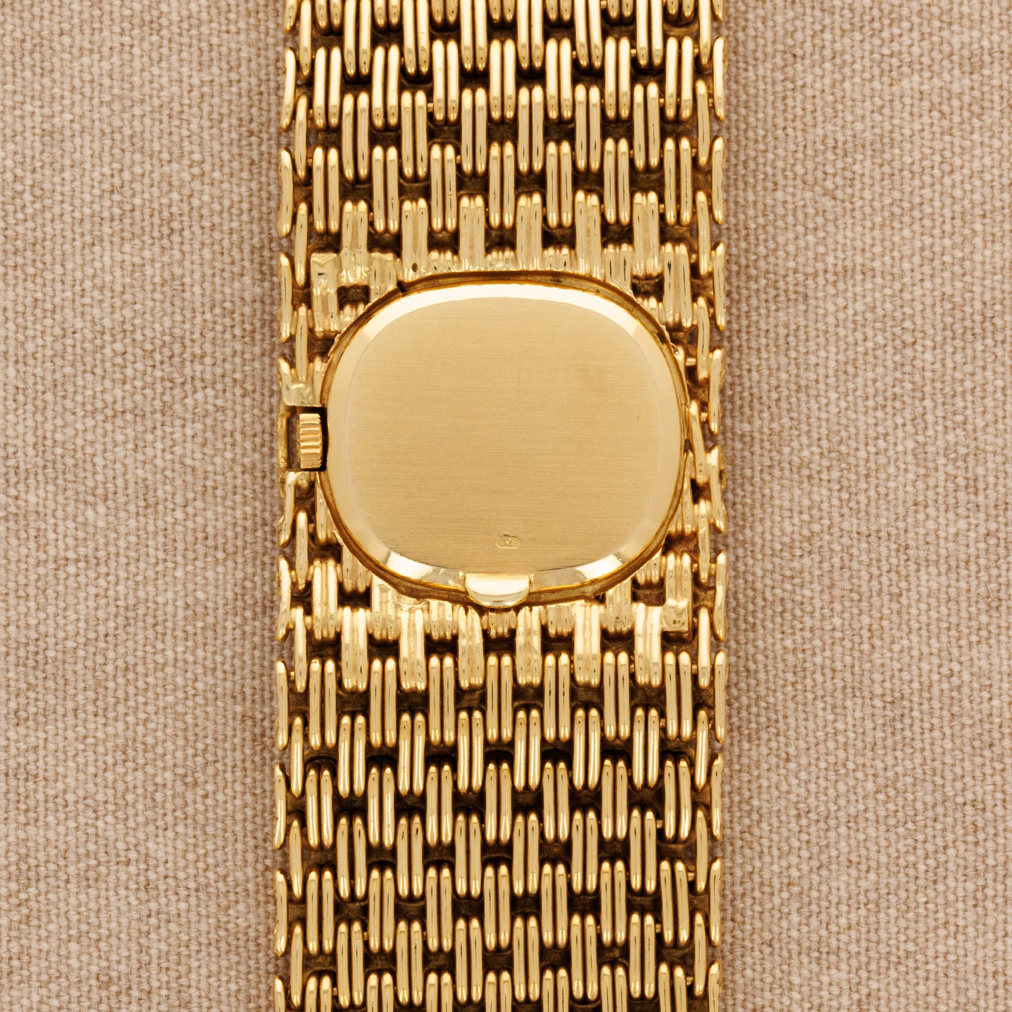 Patek Philippe Yellow Gold Ellipse Dor Bracelet Watch Ref. 4151 - Image 3
