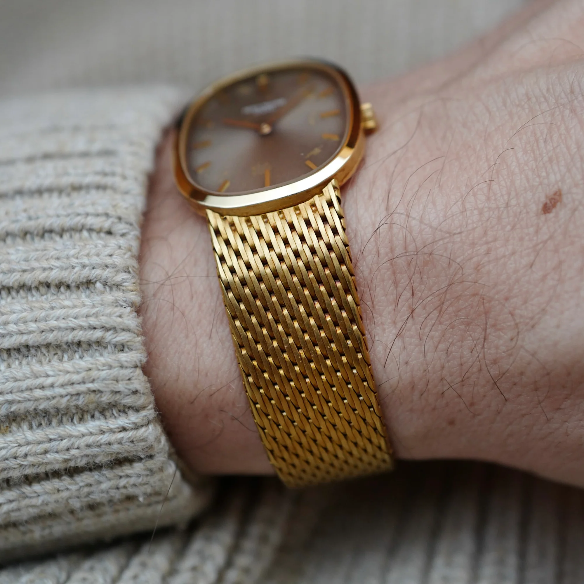 Patek Philippe Yellow Gold Ellipse Ref. 3548 (NEW ARRIVAL) - Image 2