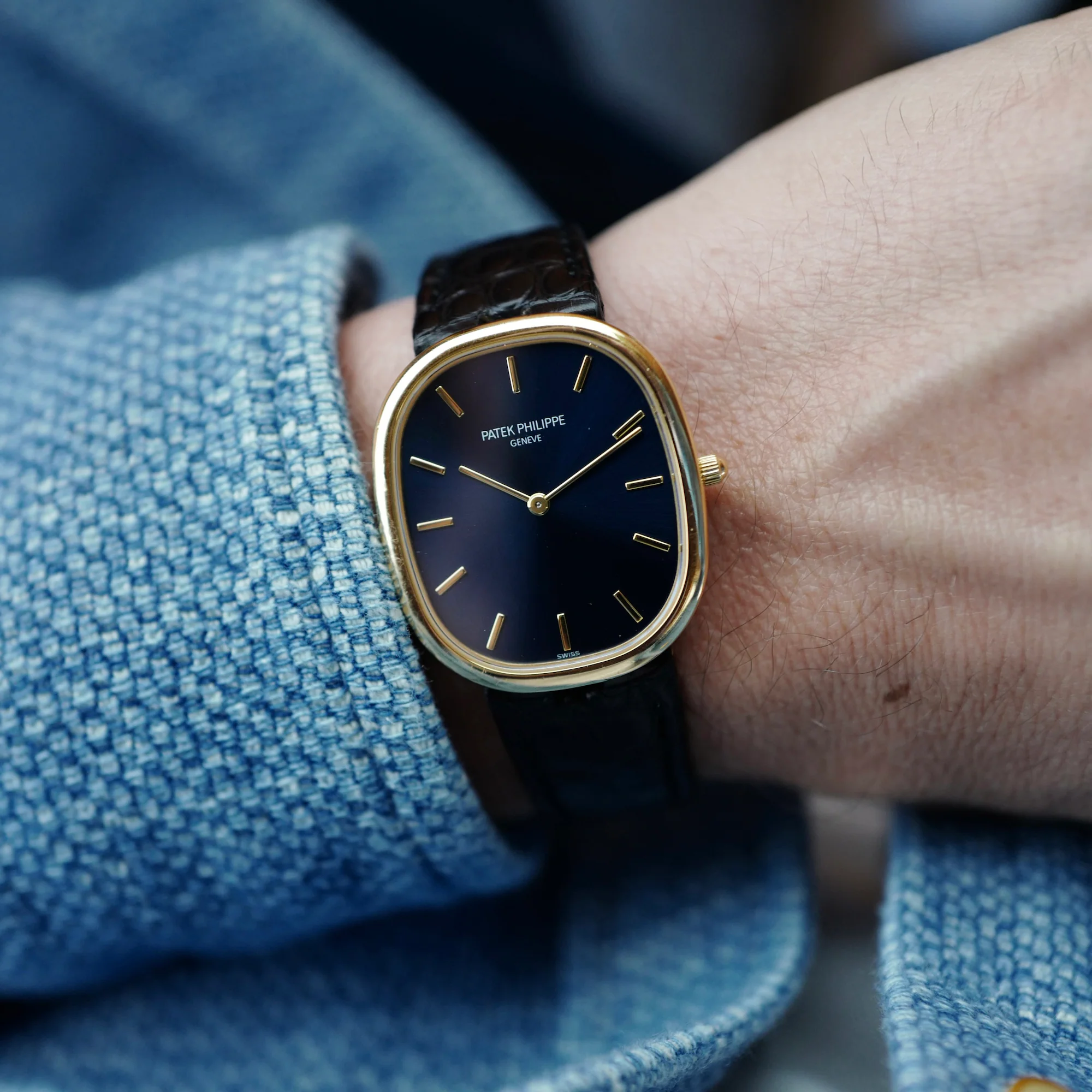 Patek Philippe Yellow Gold Ellipse Ref. 3738 - Image 2