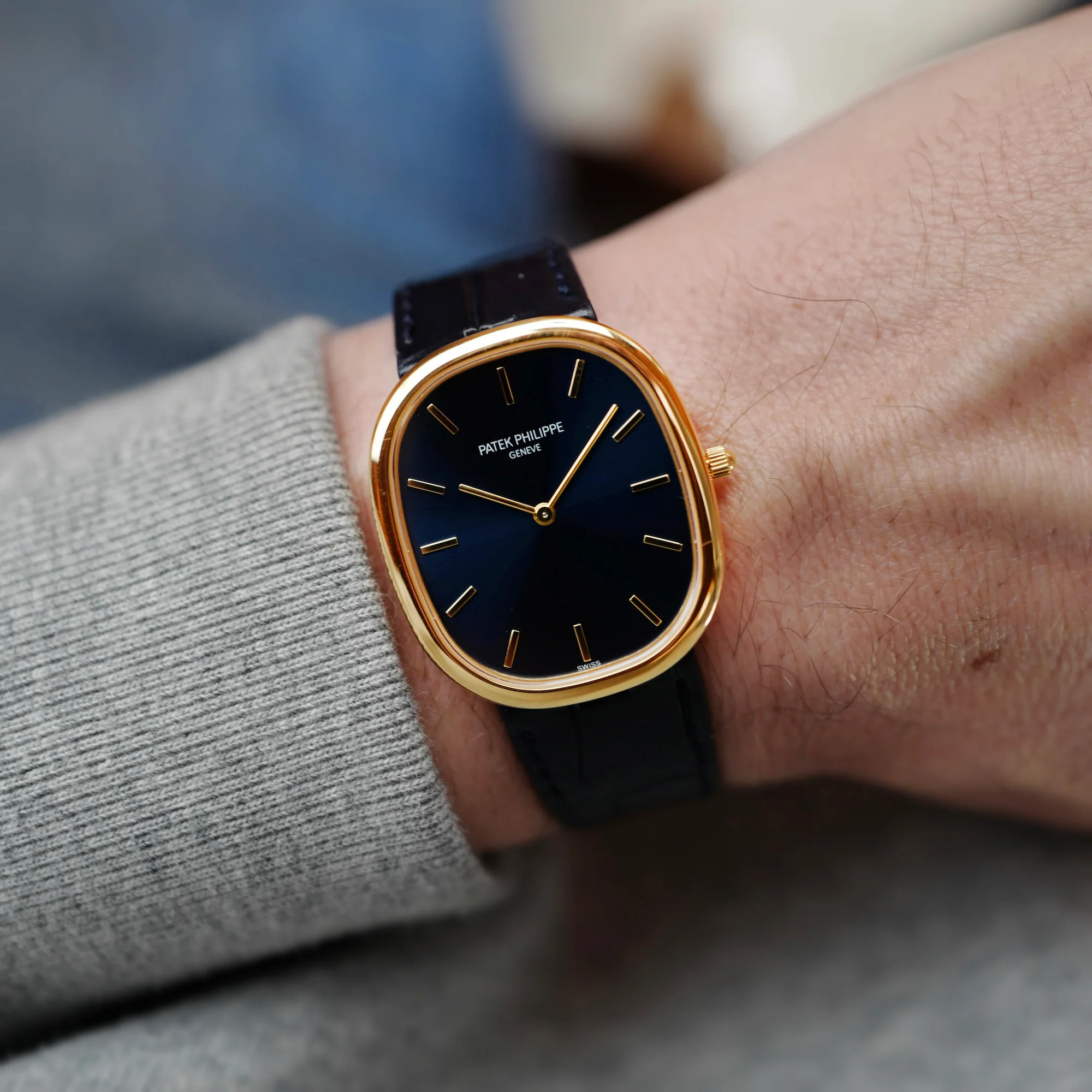 Patek Philippe Yellow Gold Ellipse Ref. 3738 - Image 3