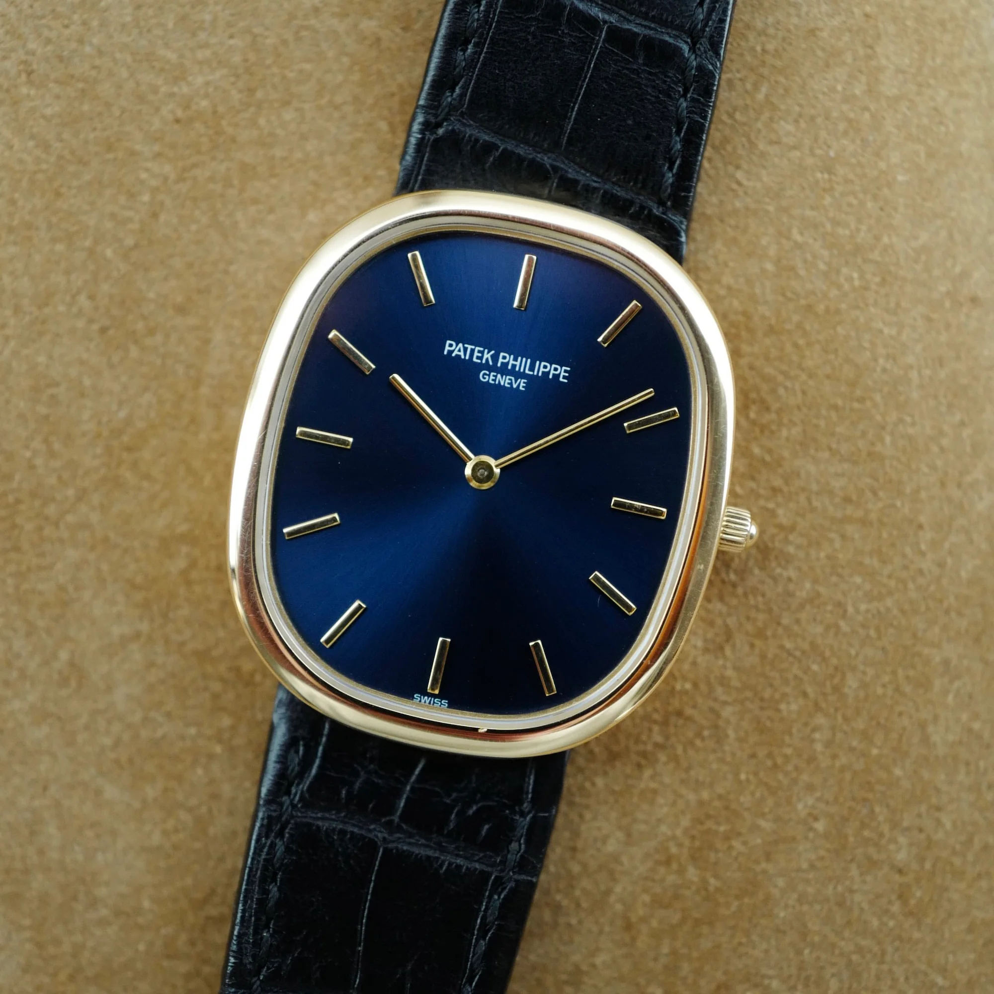 Patek Philippe Yellow Gold Ellipse Ref. 3738 - Image 2
