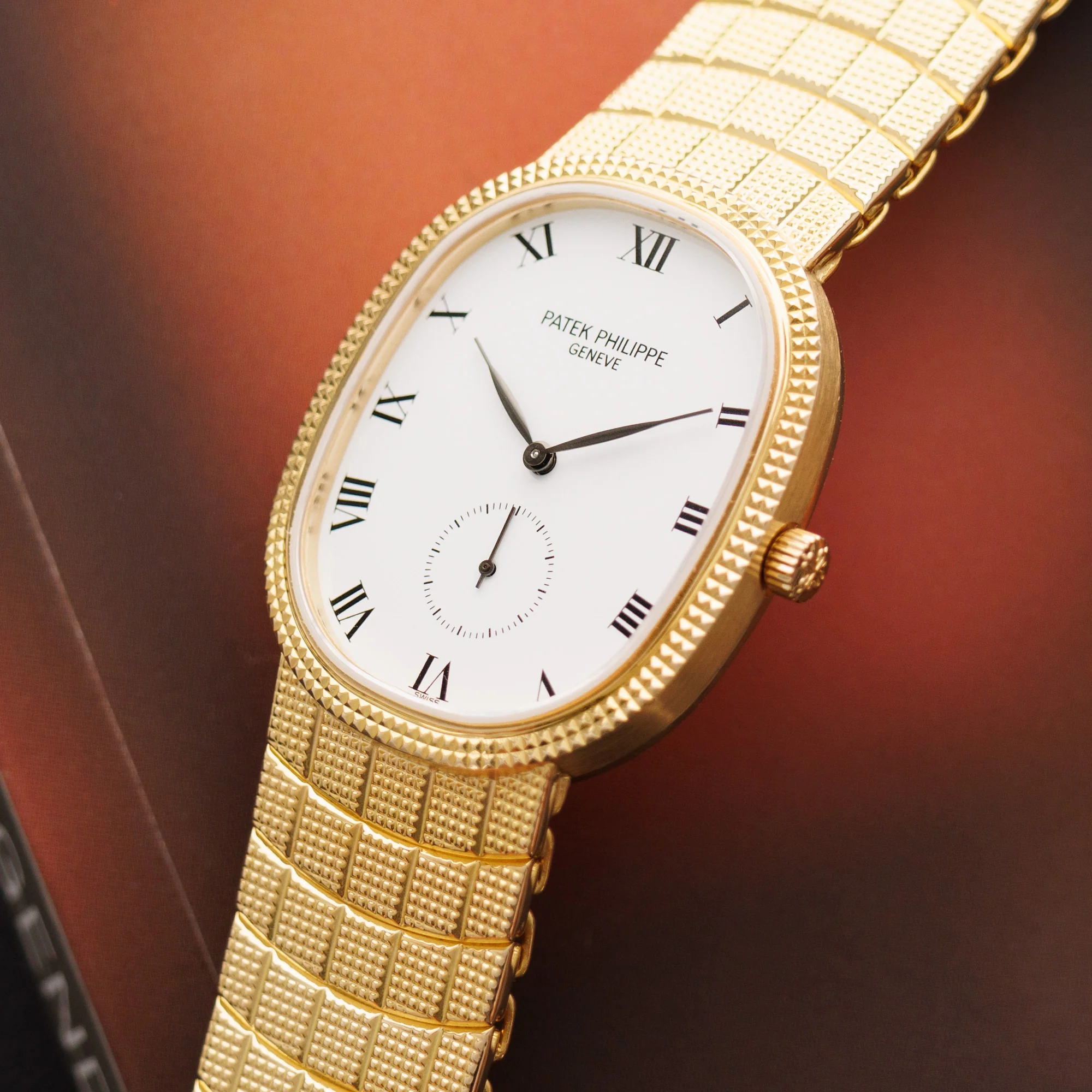 Patek Philippe Yellow Gold Ellipse Ref. 3987 - Image 2