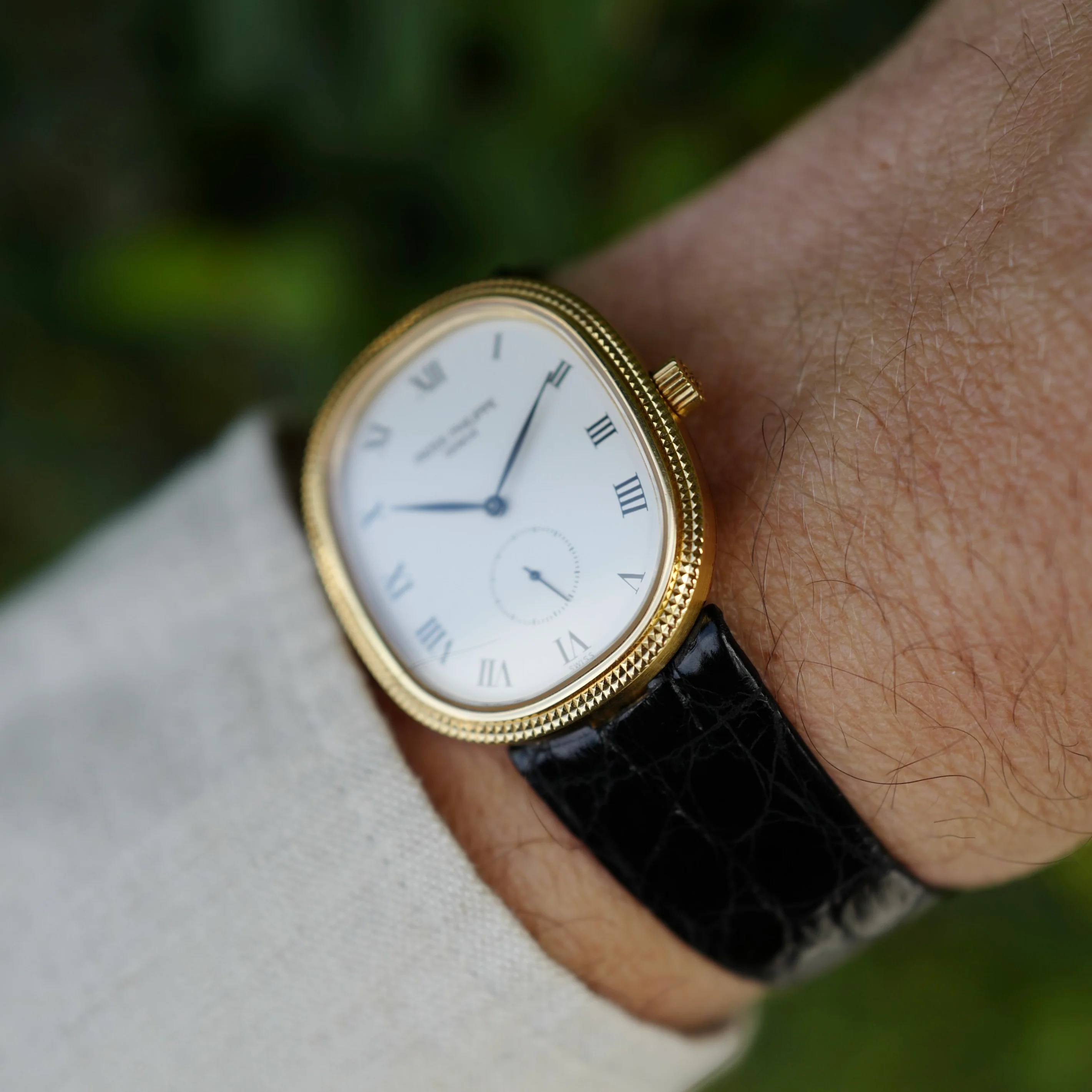 Patek Philippe Yellow Gold Ellipse Ref. 3989 (New Arrival) - Image 3