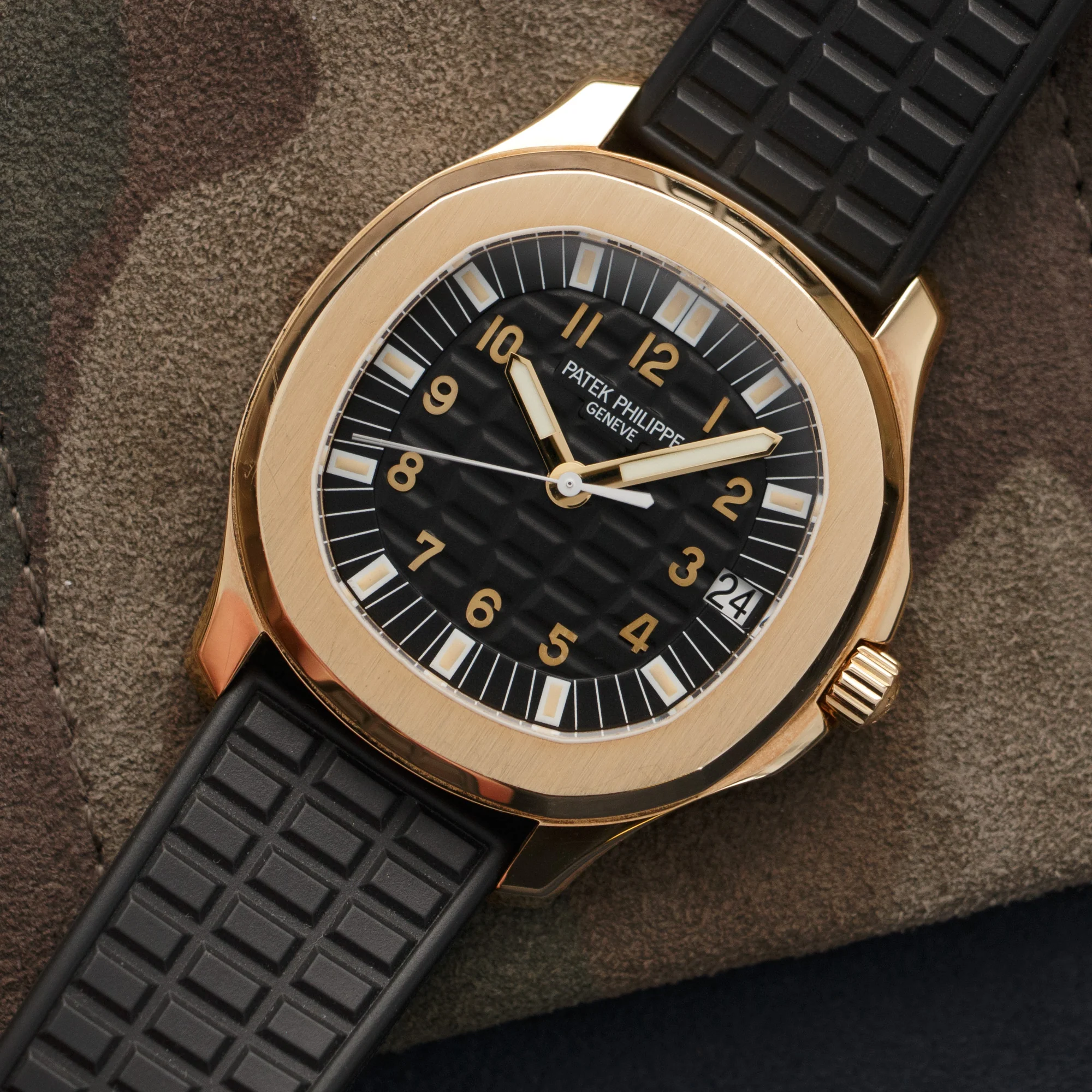 Patek Philippe Yellow Gold Jumbo Aquanaut Watch Ref. 5065 - Image 2