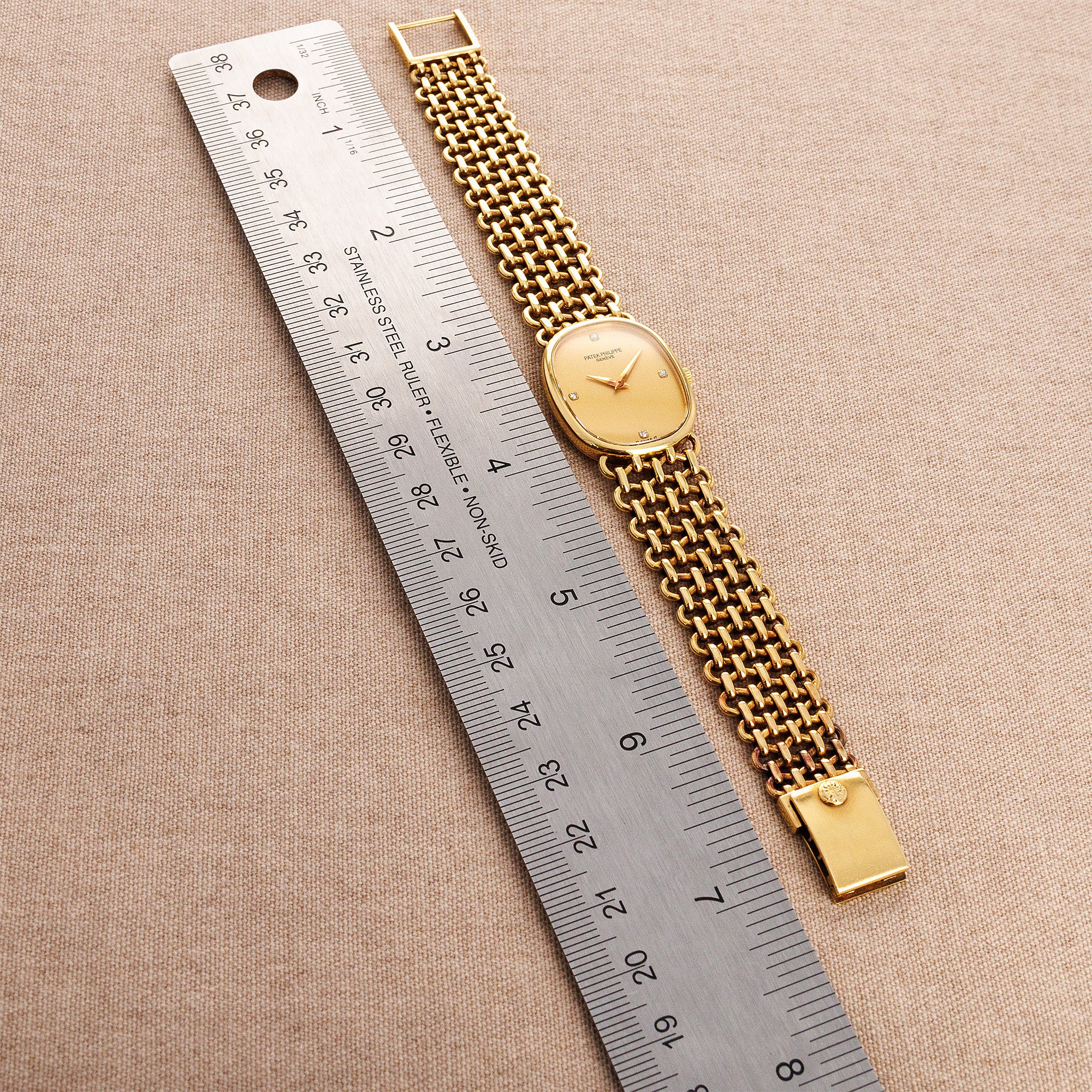 Patek Philippe Yellow Gold Ladies Ellipse with JPE Bracelet Ref. 4226 - Image 7