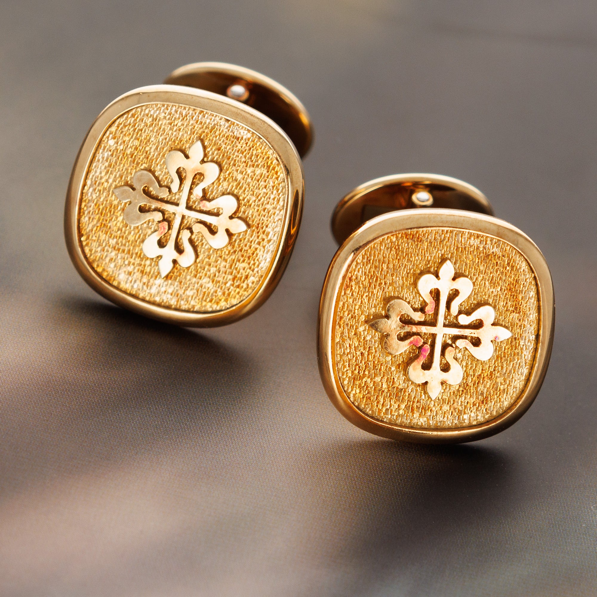 Patek Philippe Yellow Gold Logo Cufflinks - Image 2