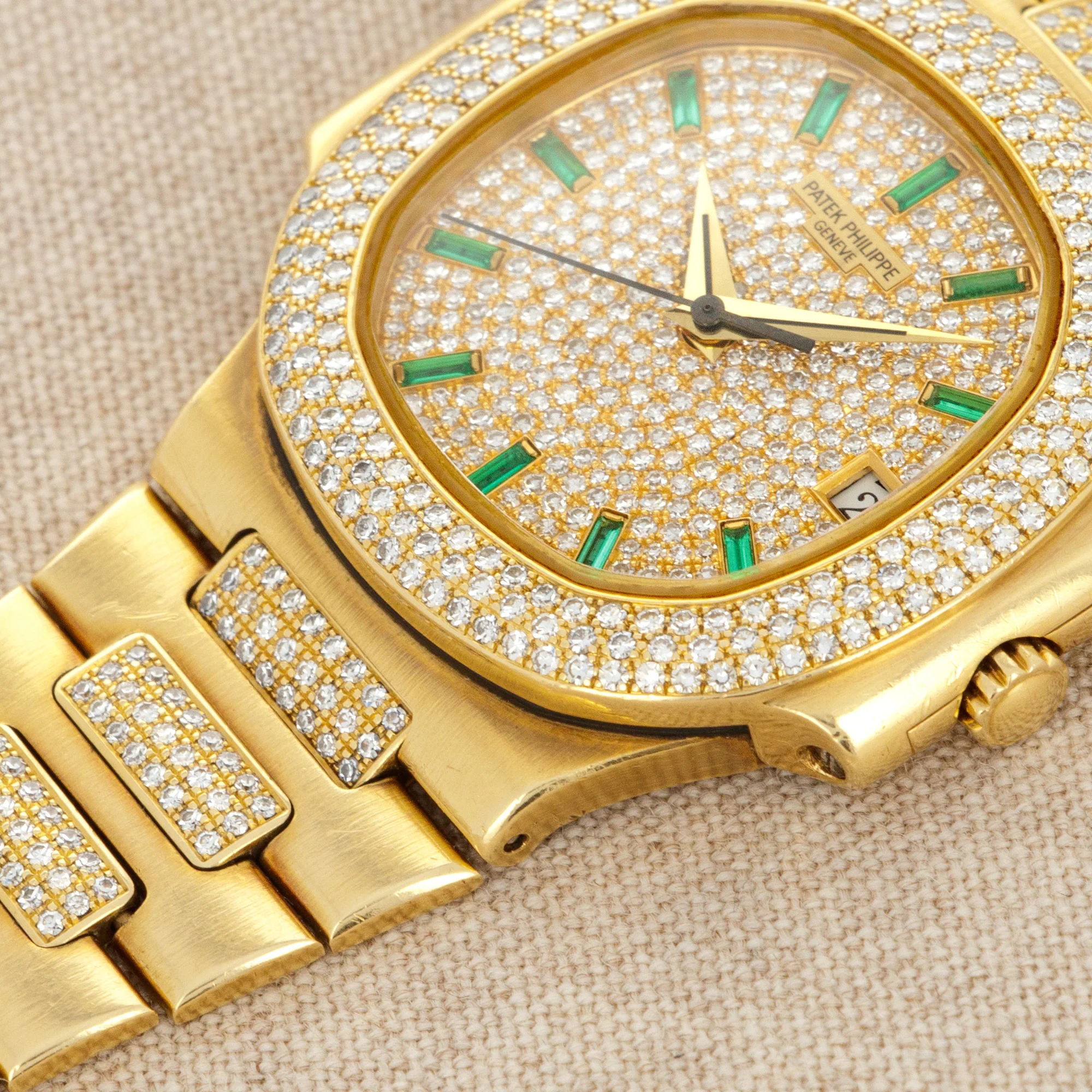 Patek Philippe Yellow Gold Nautilus Diamond Emerald Watch Ref. 3800/5 - Image 4