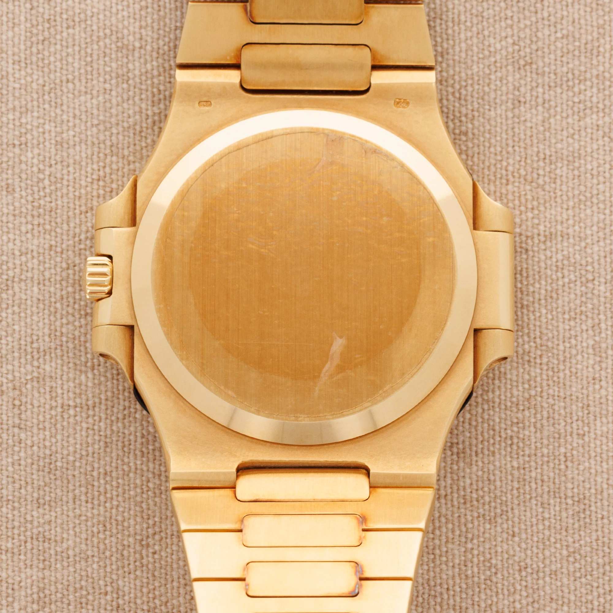 Patek Philippe Yellow Gold Nautilus Jumbo Watch Ref. 3700 in New Old Stock Condition - Image 3