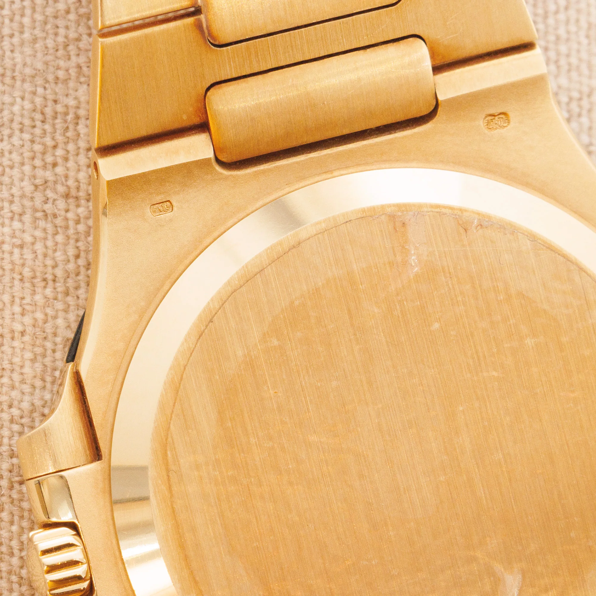 Patek Philippe Yellow Gold Nautilus Jumbo Watch Ref. 3700 in New Old Stock Condition - Image 8