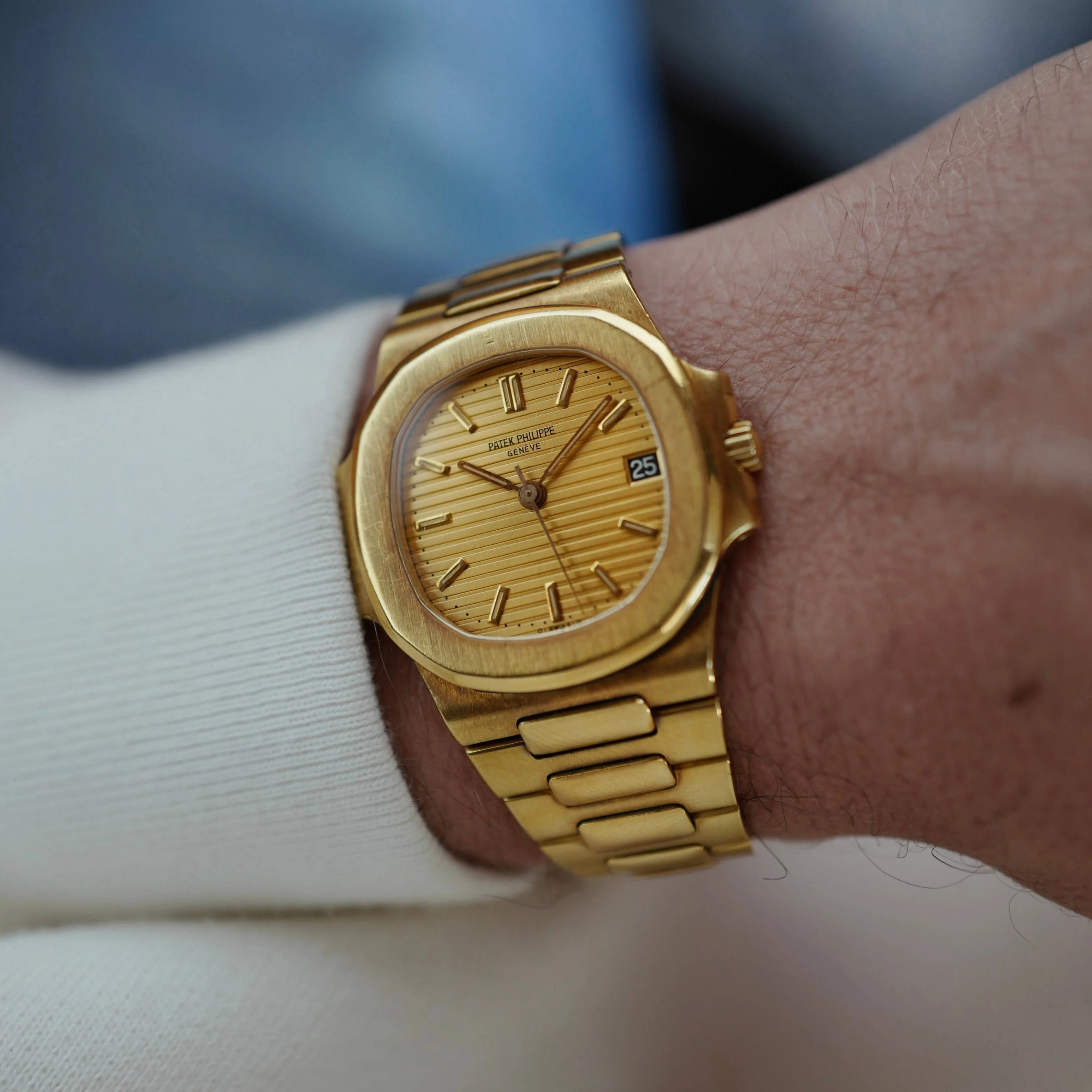 Patek Philippe Yellow Gold Nautilus Ref. 3800 - Image 4