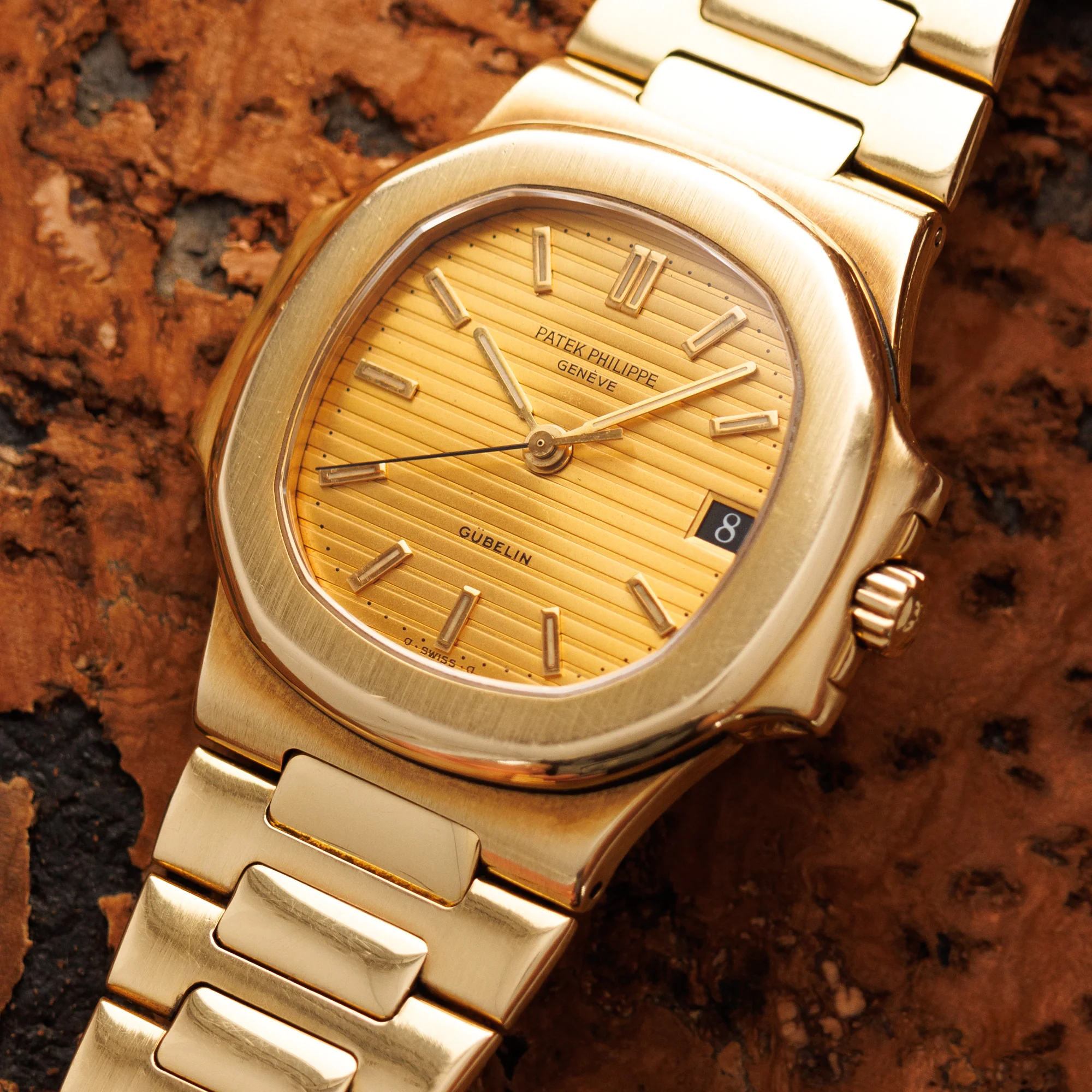 Patek Philippe Yellow Gold Nautilus Ref. 3800 Retailed by Gubelin - Image 2