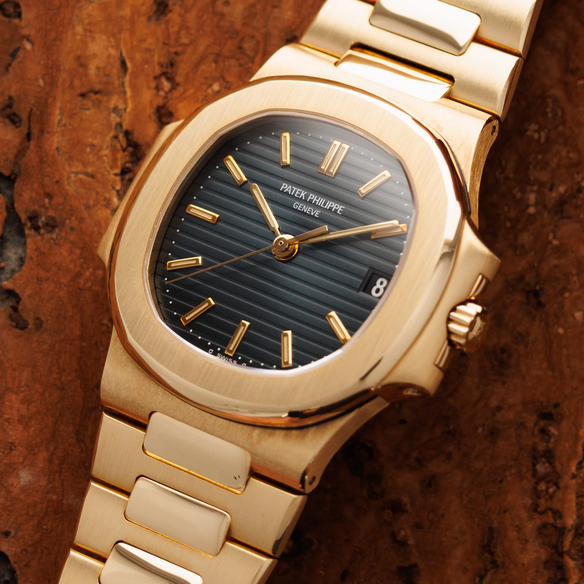 Patek Philippe Yellow Gold Nautilus Ref. 3800J - Image 2