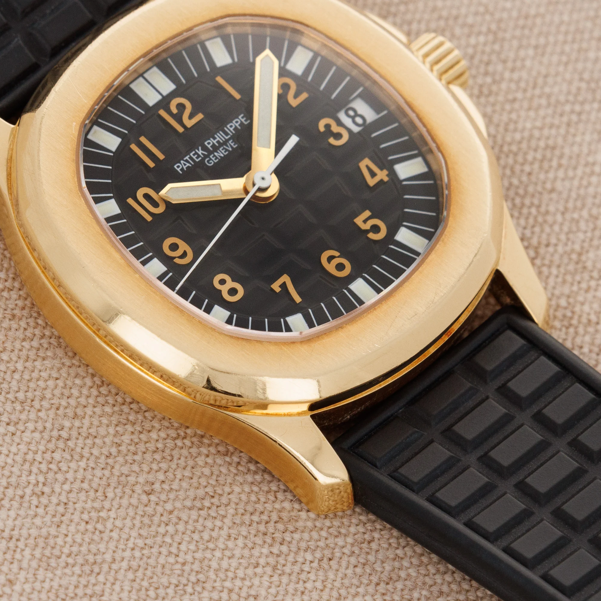 Patek Philippe Yellow Gold Nautilus Ref. 5066 - Image 4