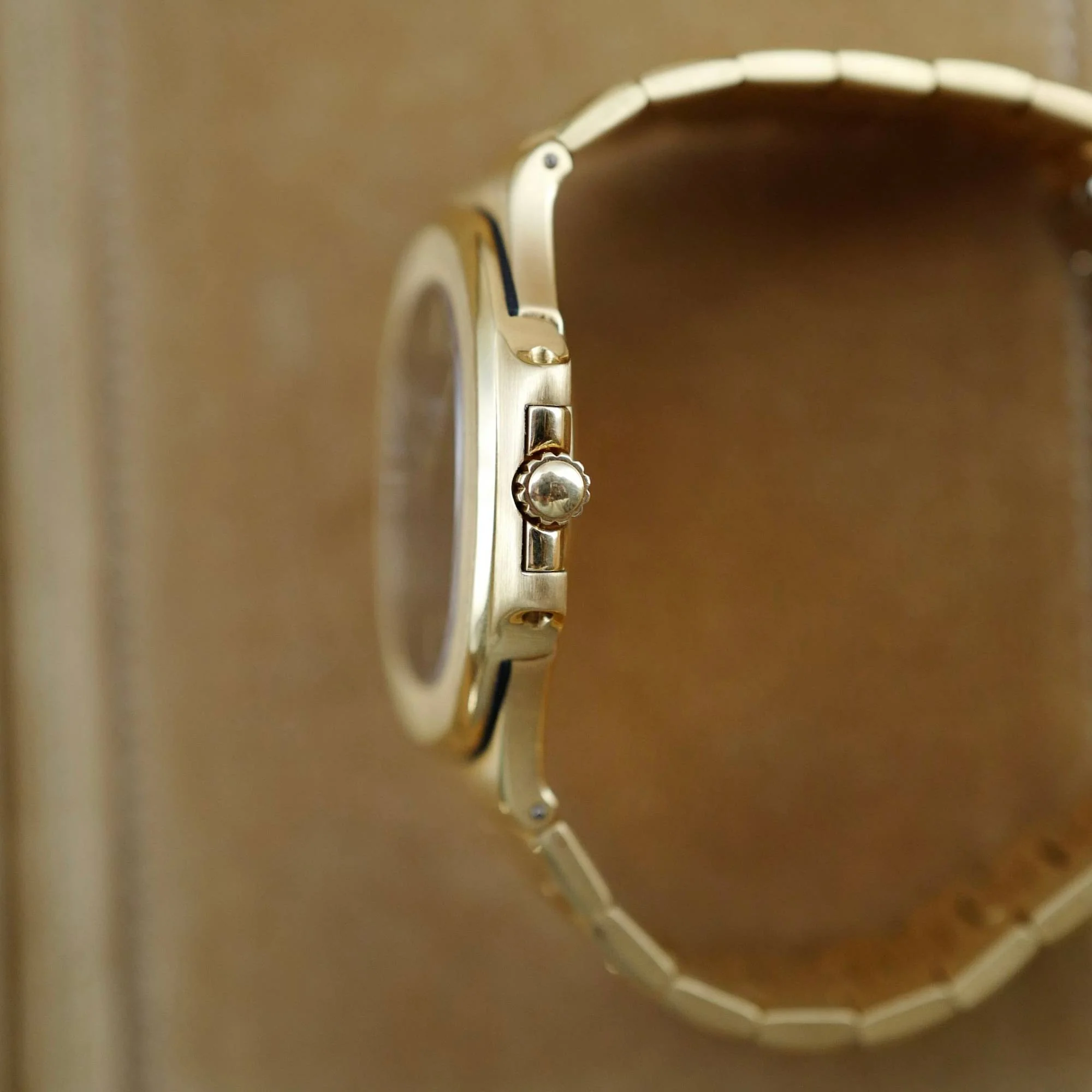 Patek Philippe Yellow Gold Nautilus Watch Ref. 3700 - Image 6