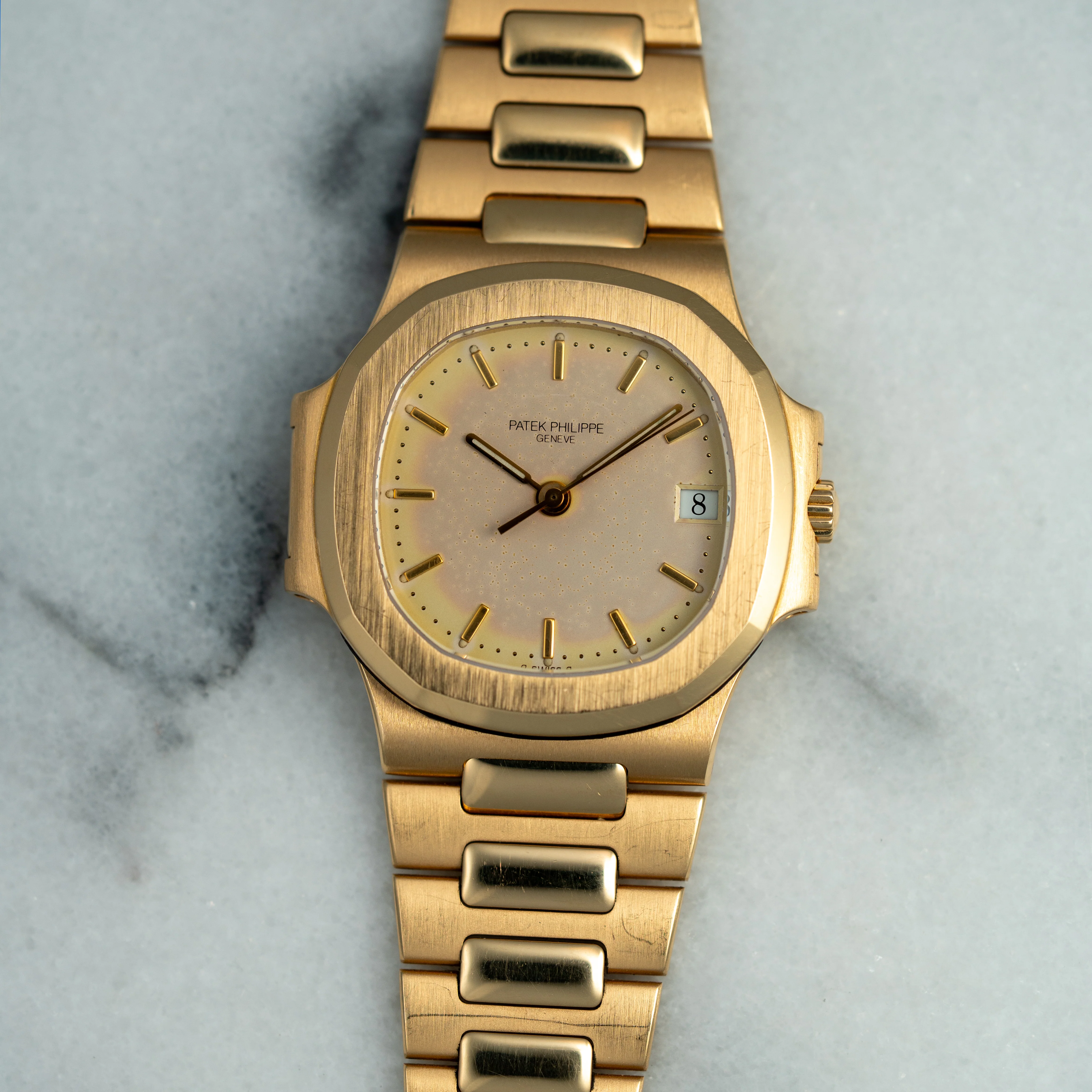 Patek Philippe Yellow Gold Nautilus Watch Ref. 3800 with Ceramic Dial - Image 5