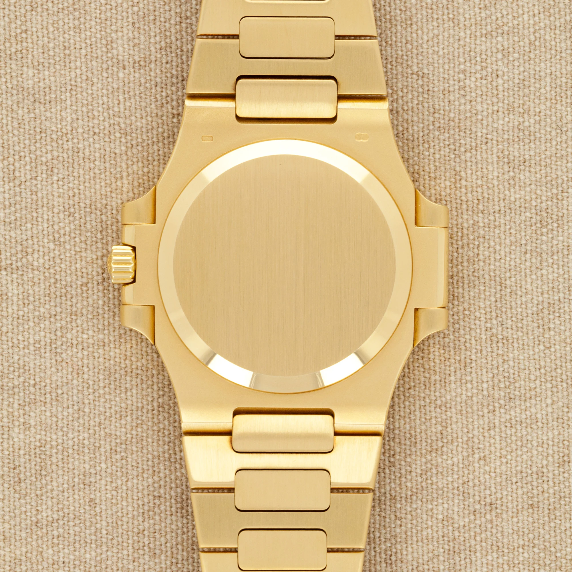 Patek Philippe Yellow Gold Nautilus Watch Ref. 3800 with Rare White Roman Numerals Dial - Image 5