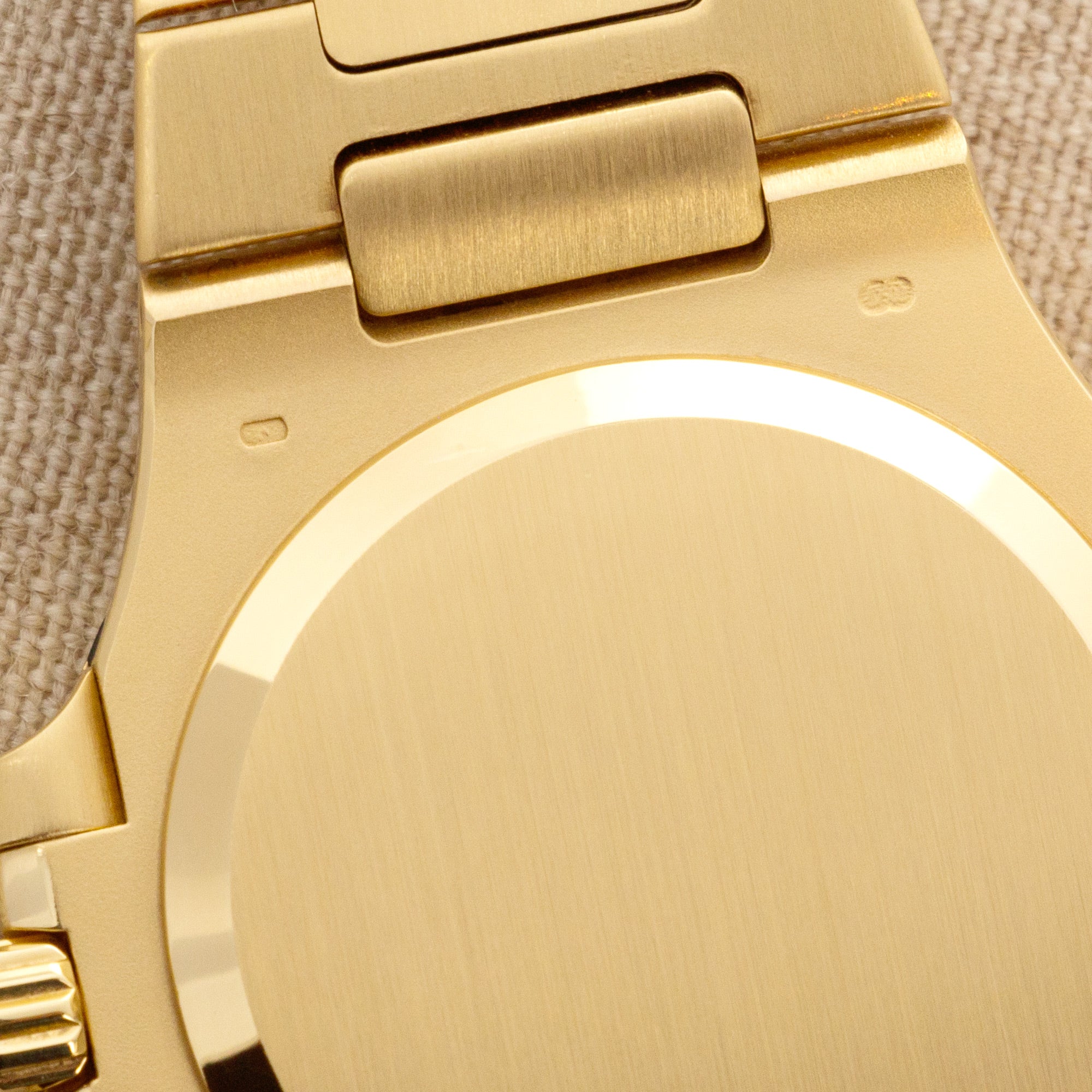 Patek Philippe Yellow Gold Nautilus Watch Ref. 3800 with Rare White Roman Numerals Dial - Image 7